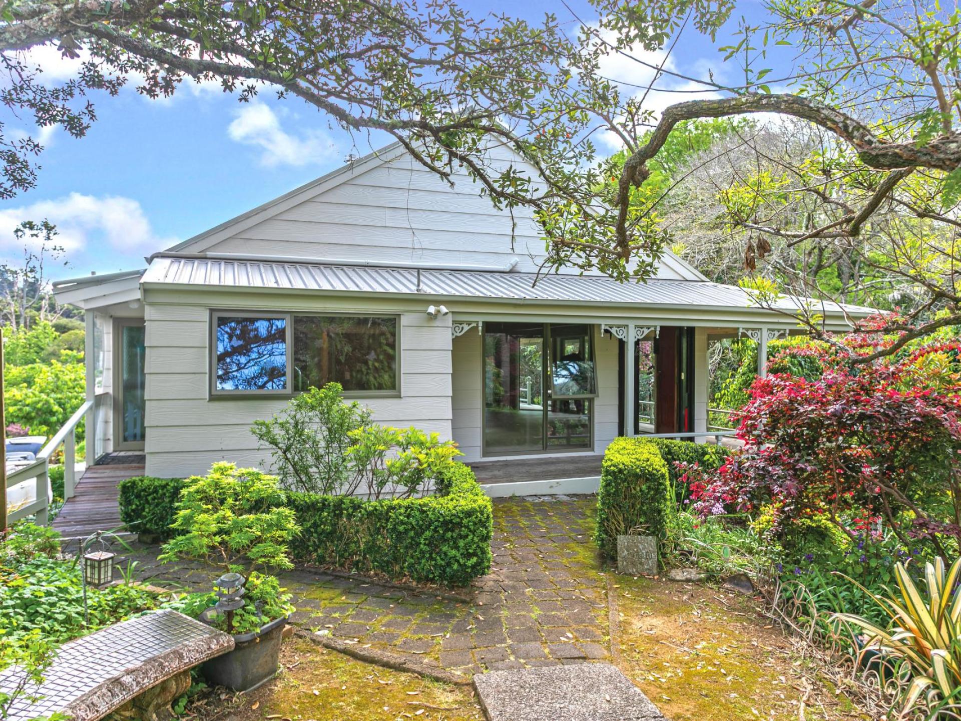 195 Driving Creek Road, Coromandel