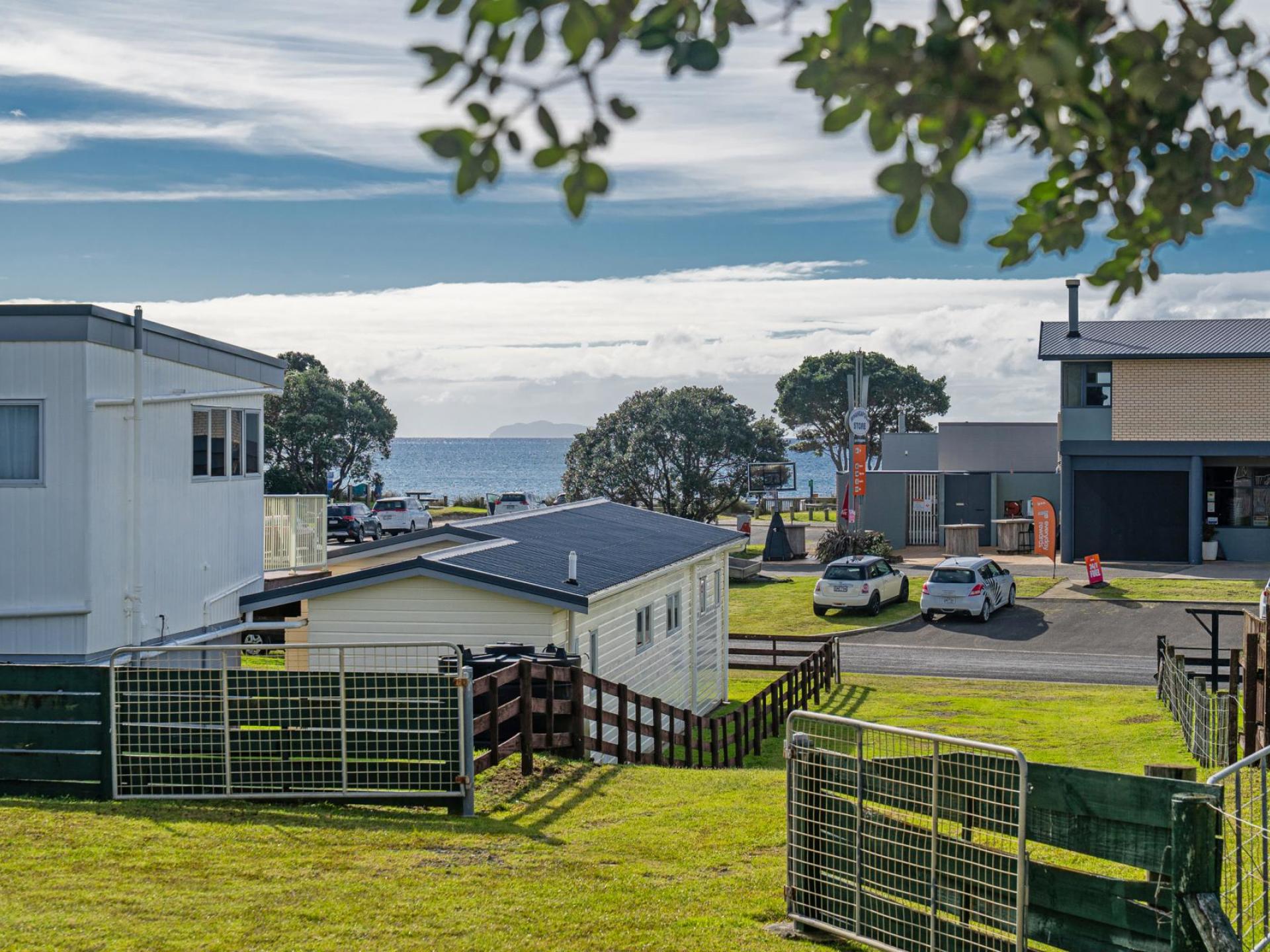 353 Tangiora Avenue, Whangapoua