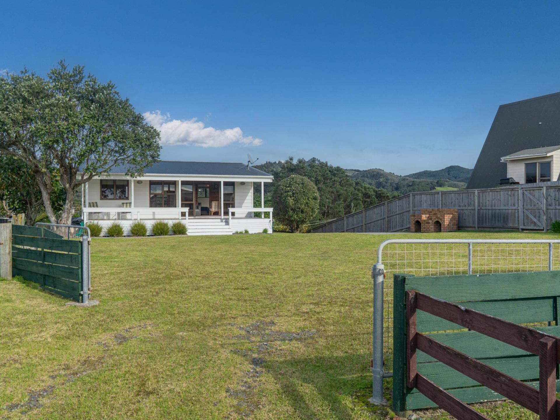 353 Tangiora Avenue, Whangapoua