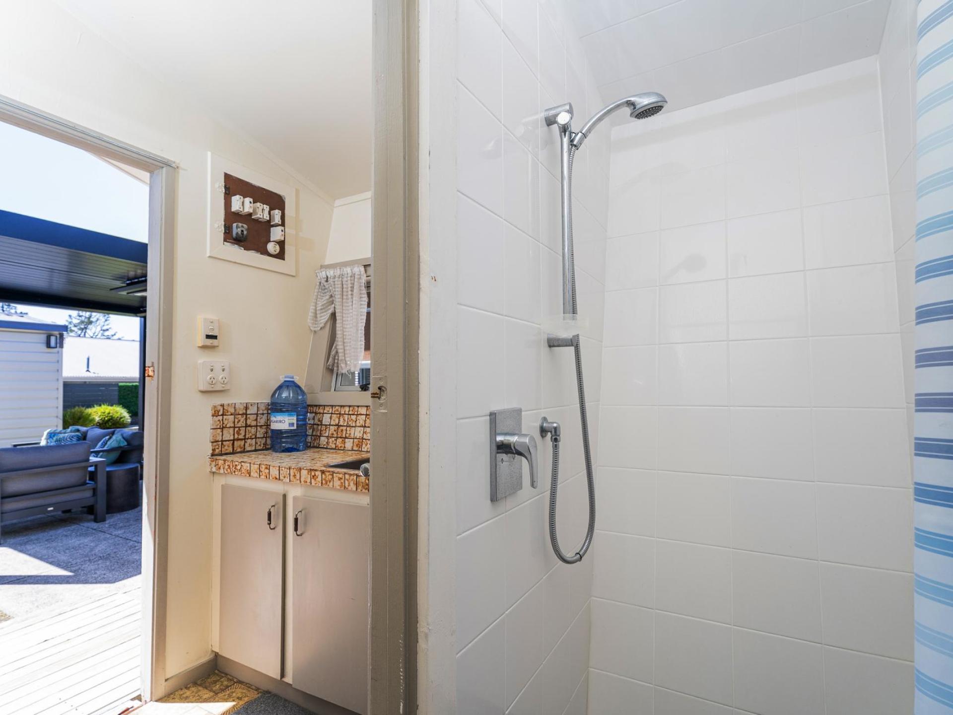 6 Bell Road, Pauanui