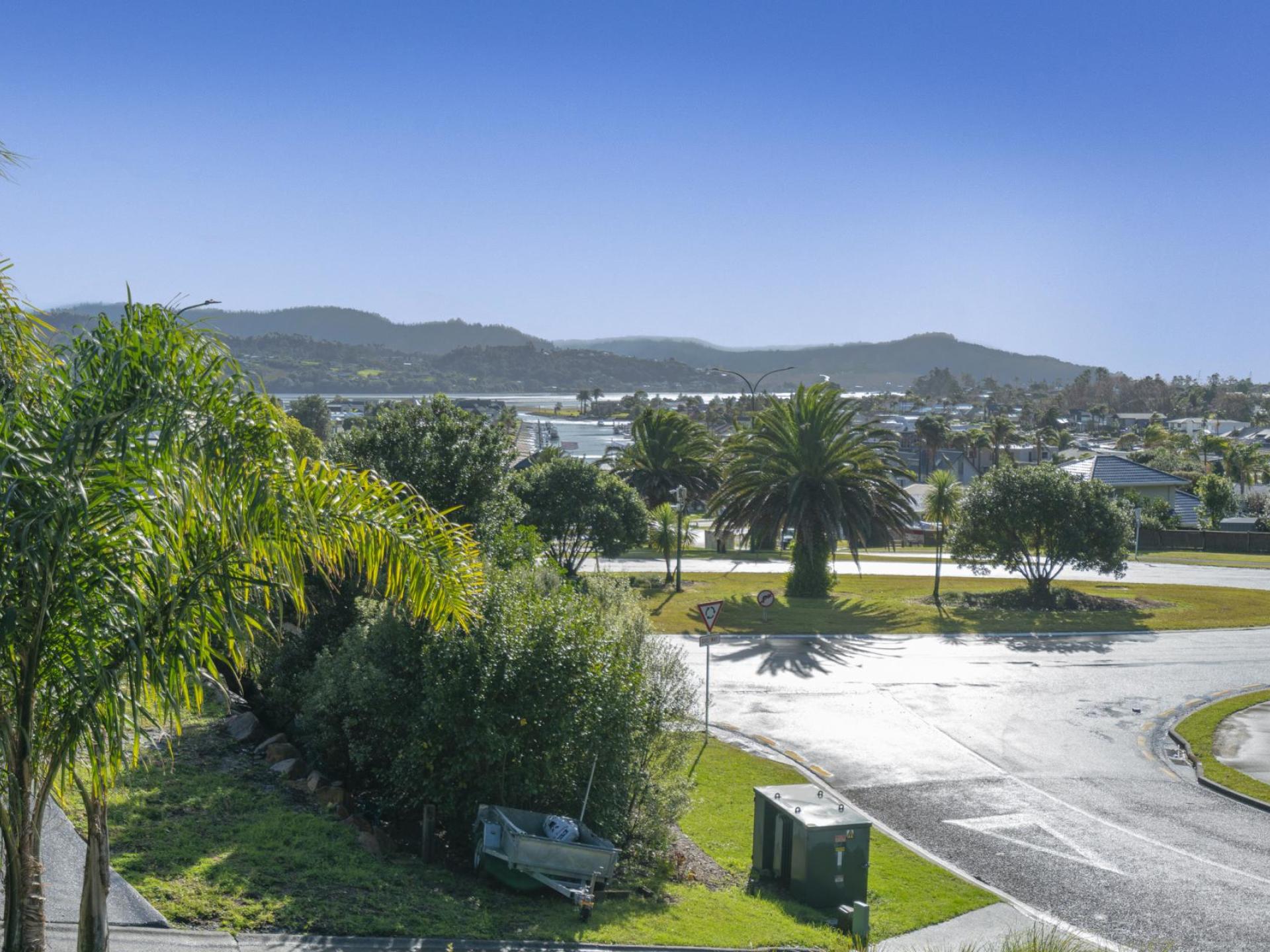 6 Panorama Parade, Pauanui