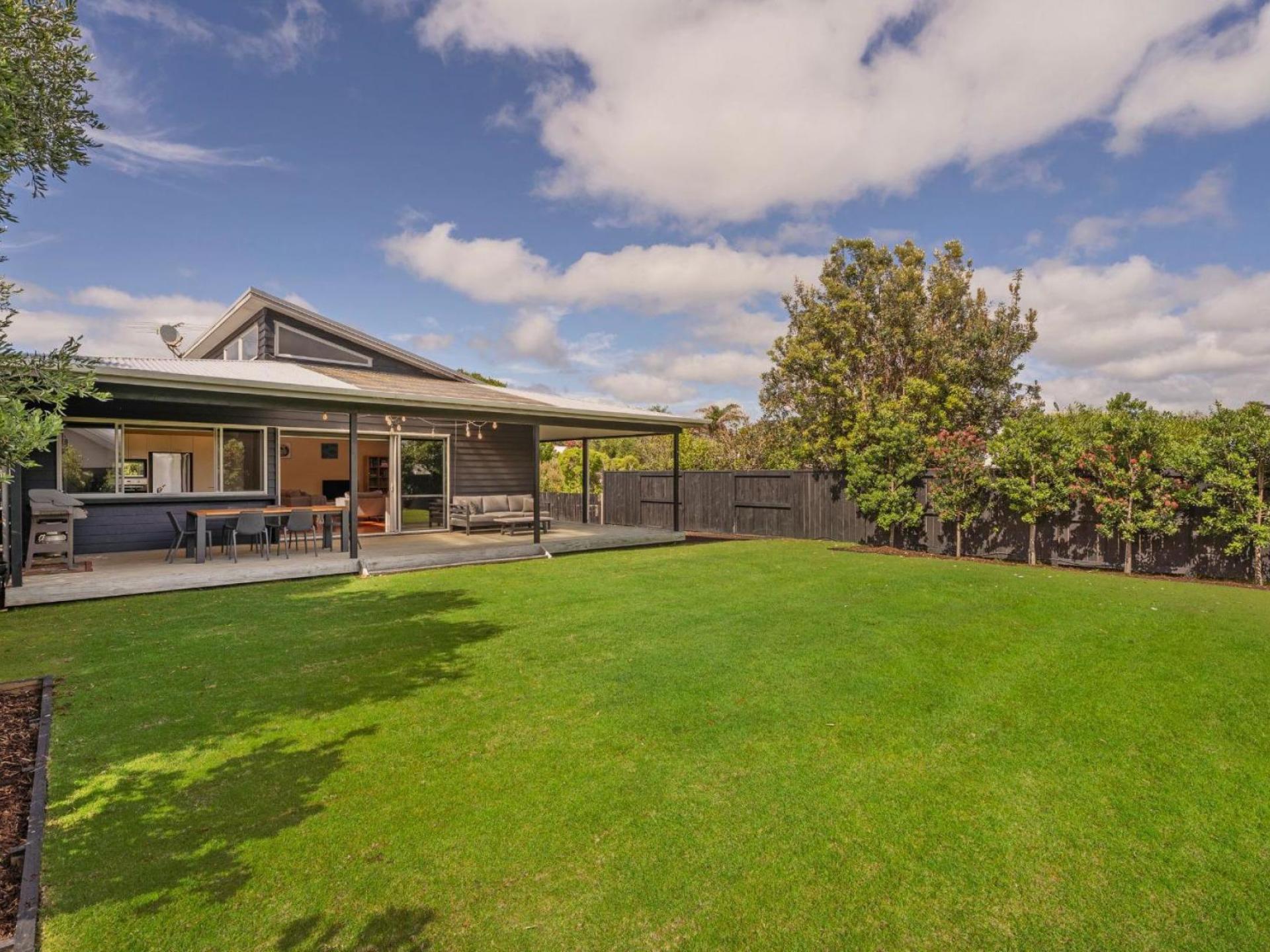 230 Kenwood Drive, Matarangi
