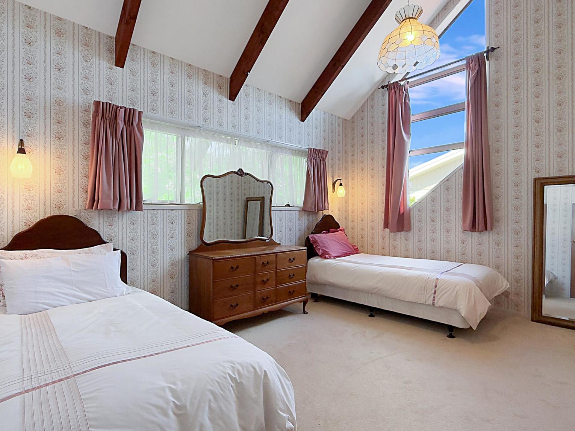 222 Reservoir Road, Thames