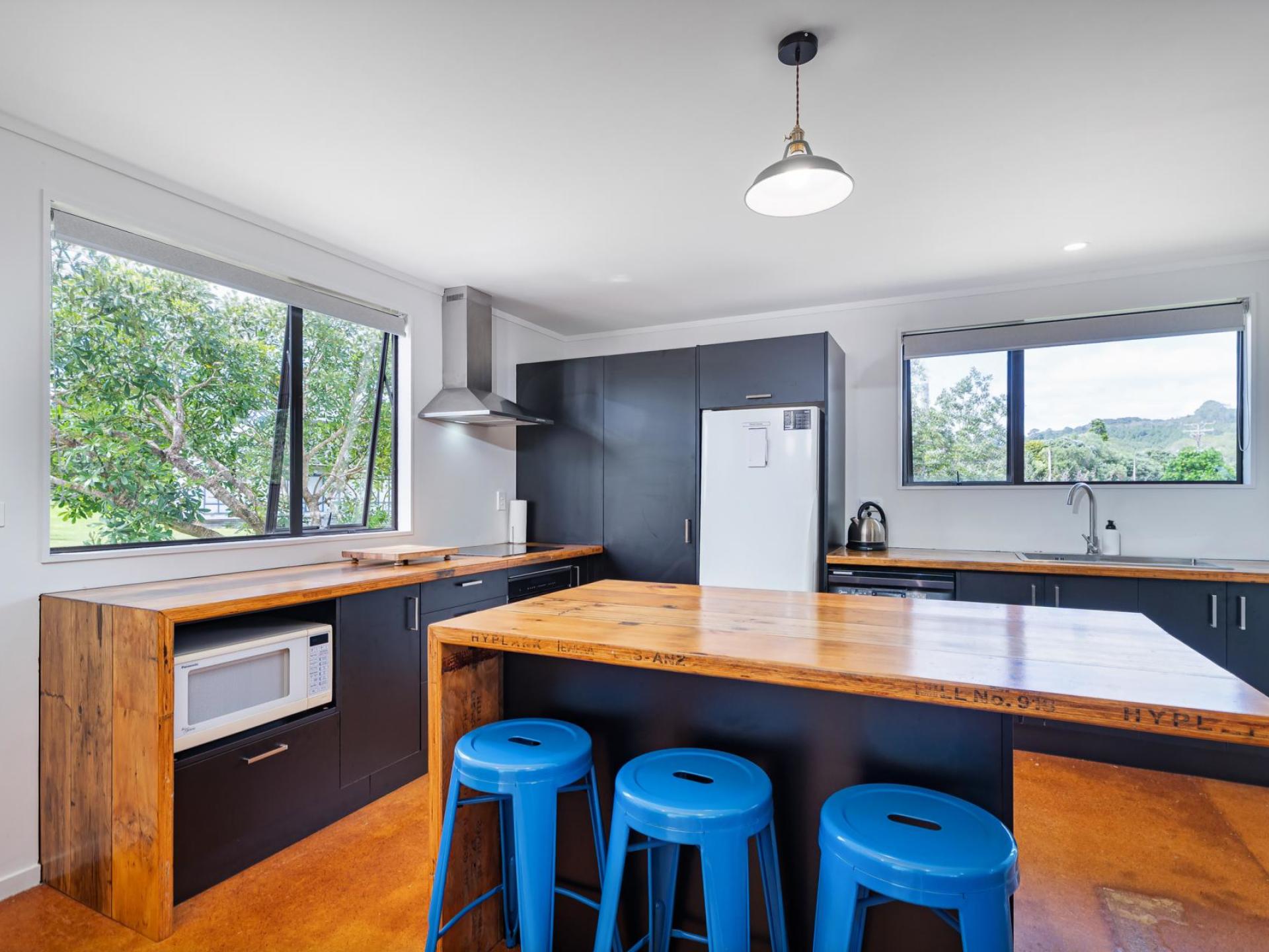 133 McMahon Ave, Whangapoua