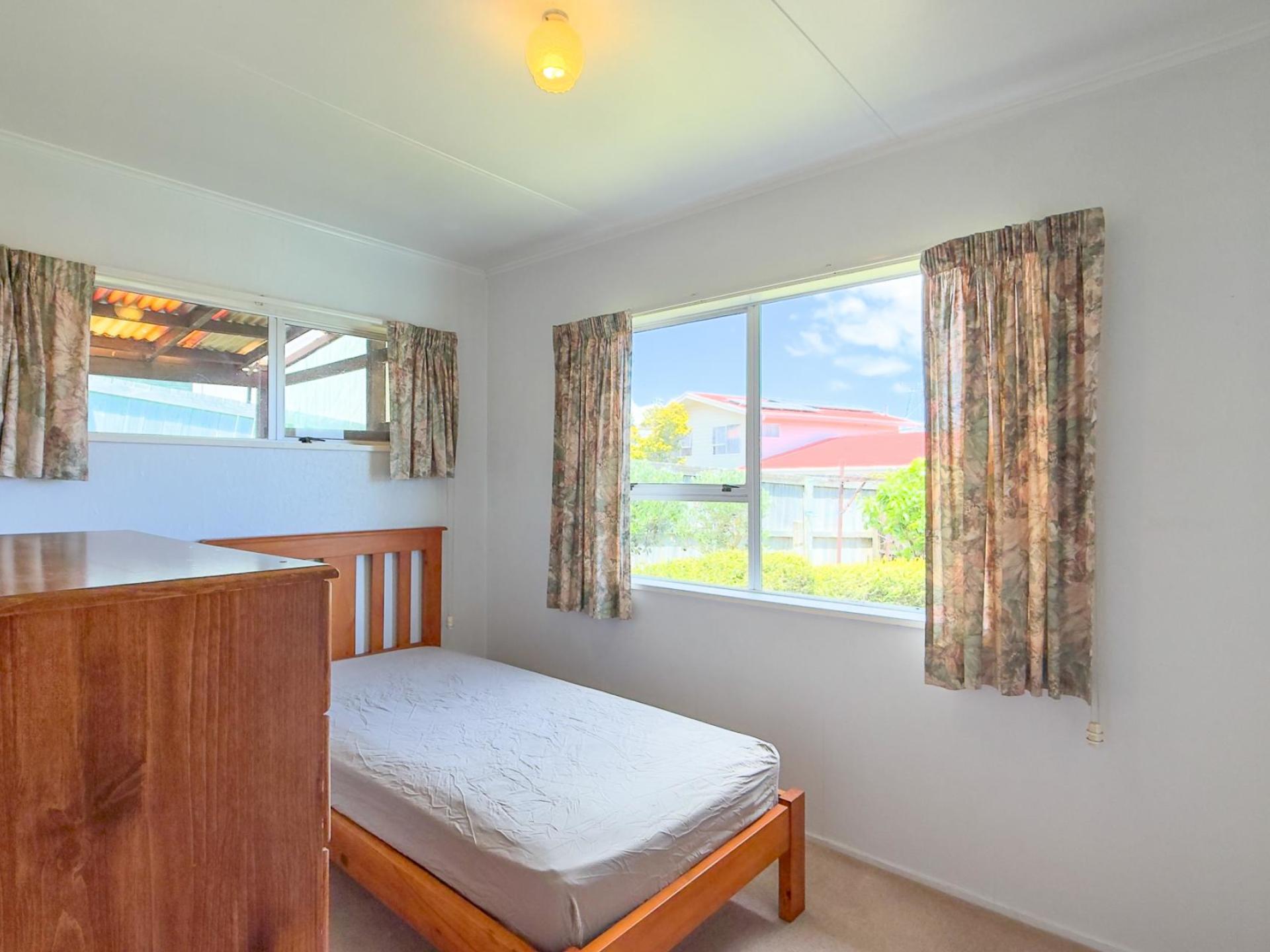 104 Hays Place, Thames