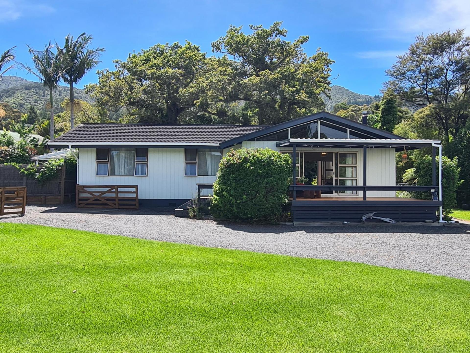 30 Driving Creek Road, Coromandel