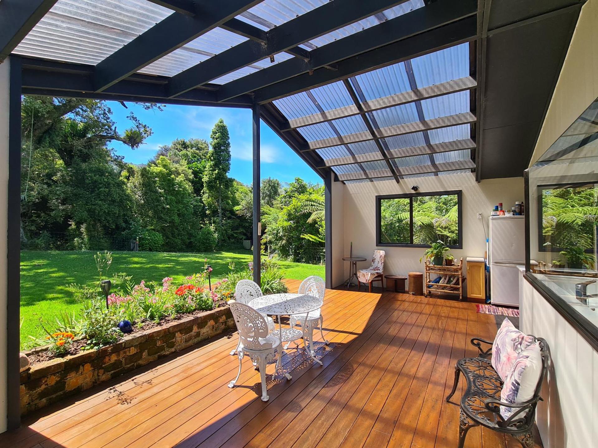 30 Driving Creek Road, Coromandel