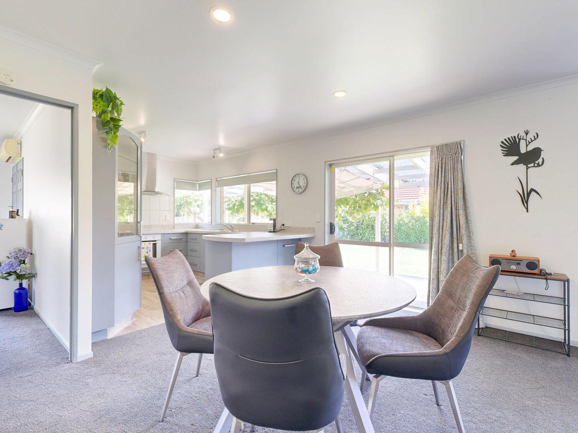 90B Richmond Street, Thames