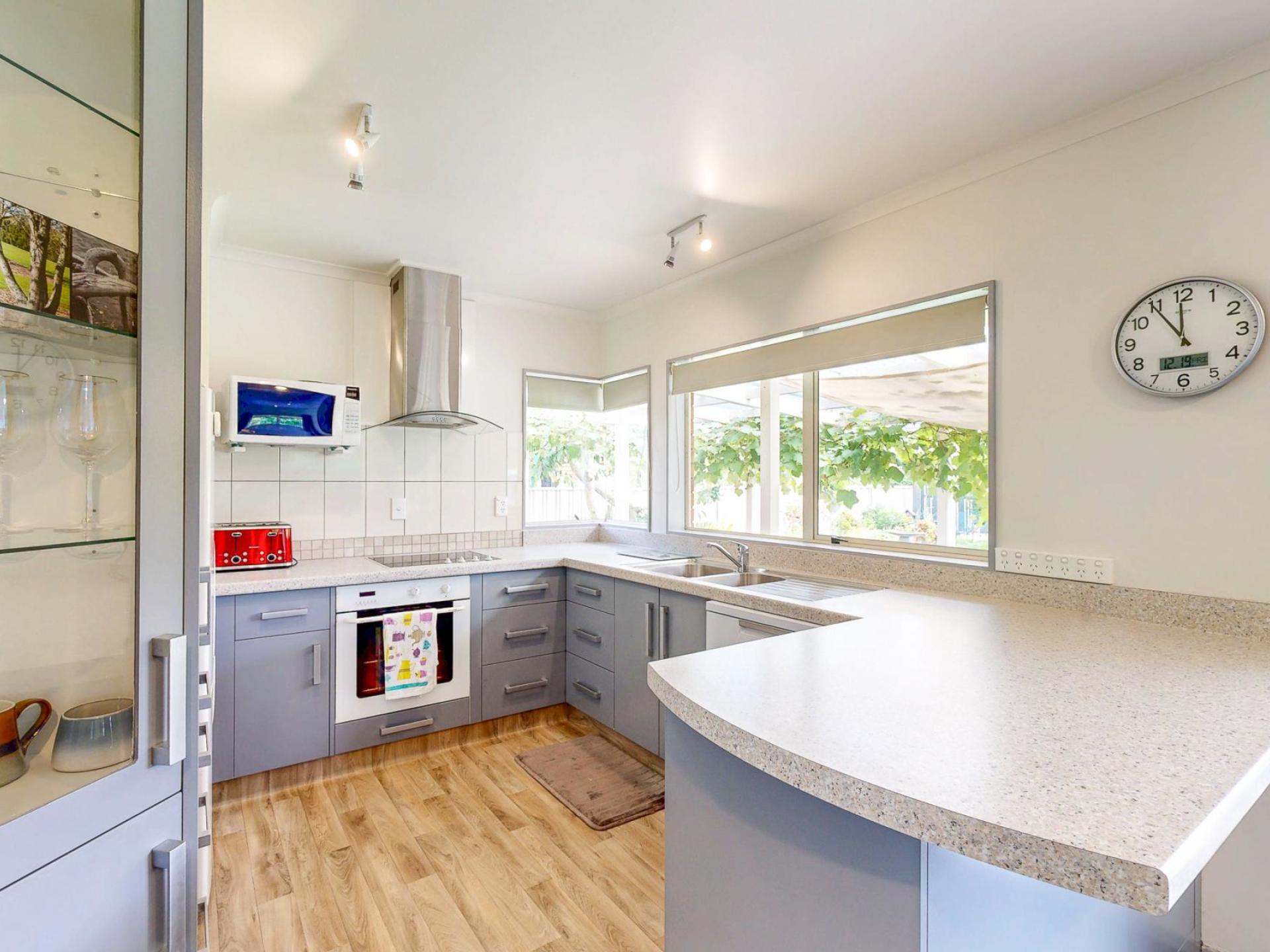 90B Richmond Street, Thames