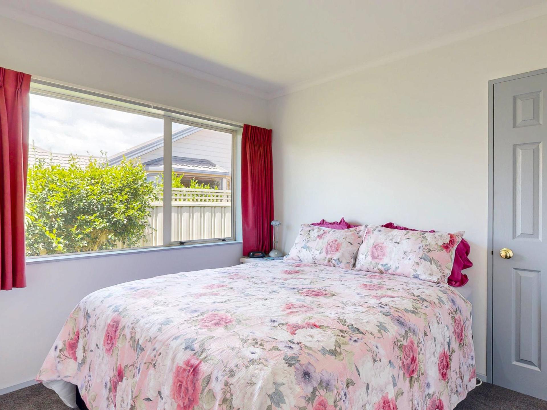 90B Richmond Street, Thames