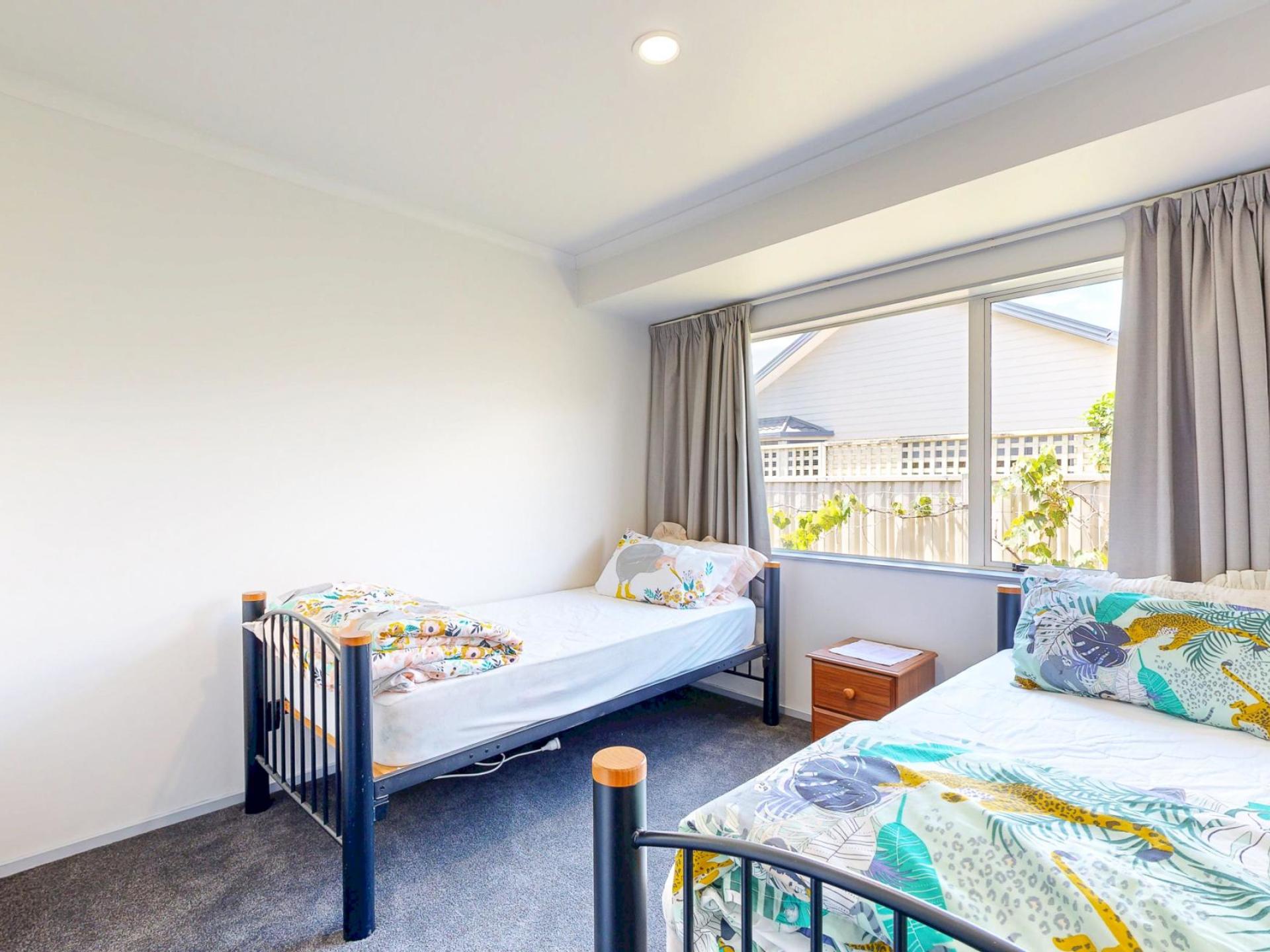 90B Richmond Street, Thames