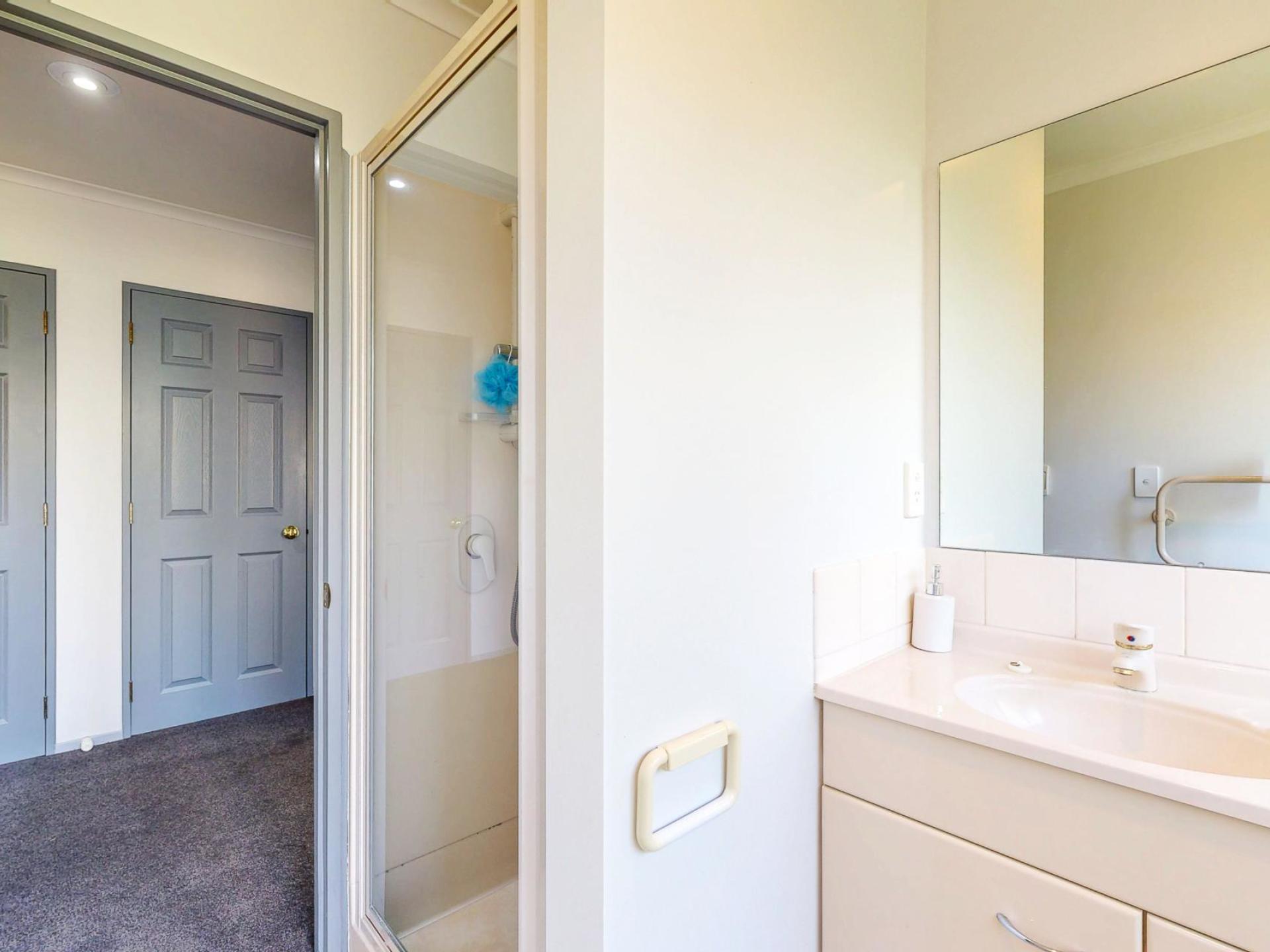 90B Richmond Street, Thames