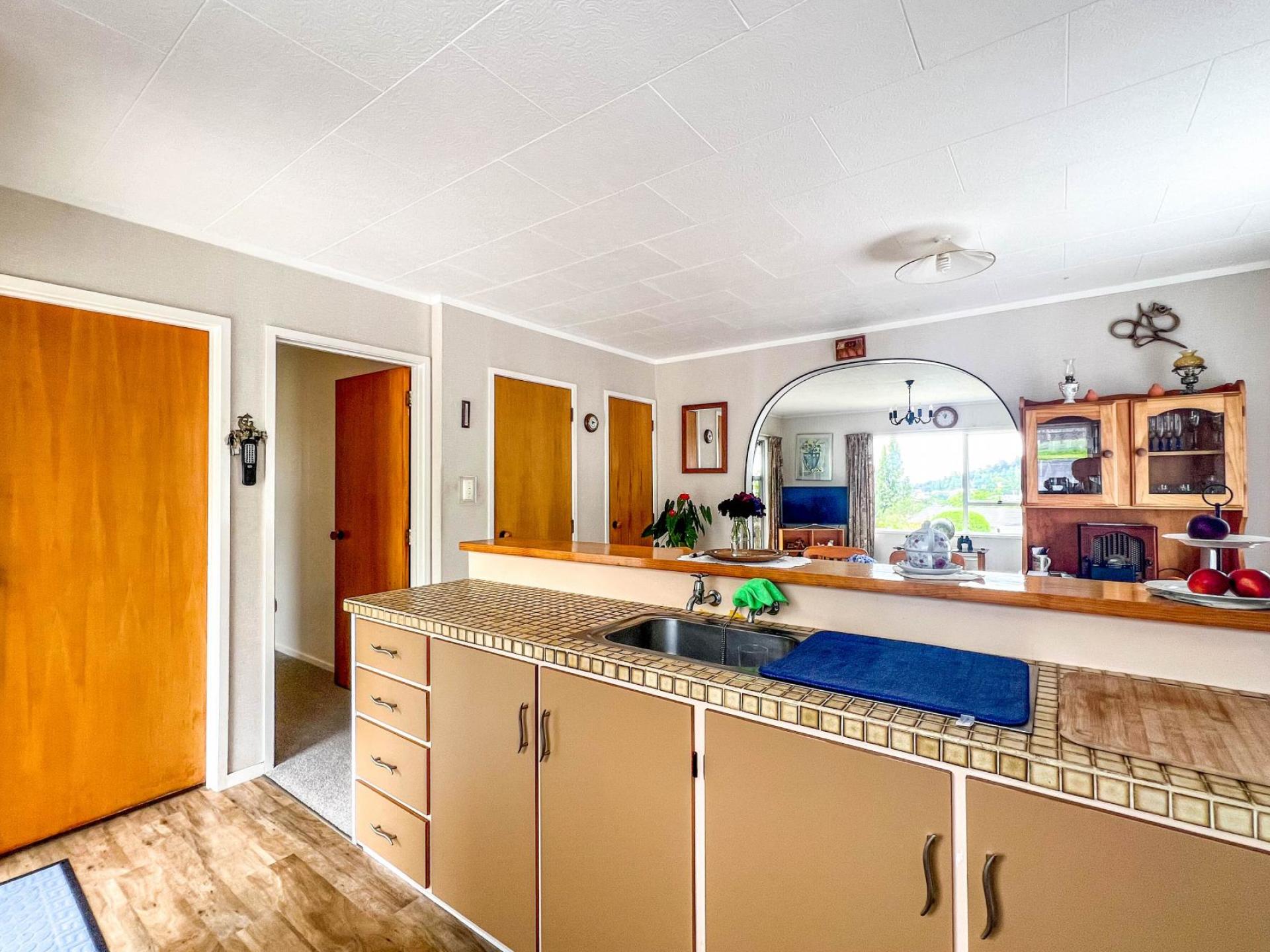 106 Regent Heights, Thames