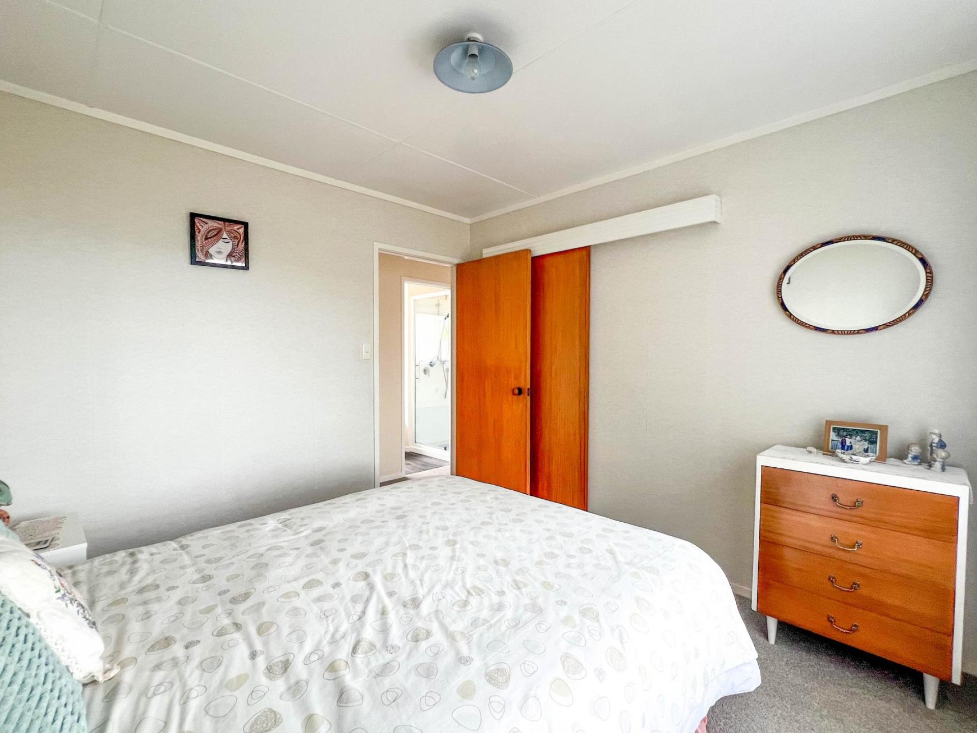 106 Regent Heights, Thames