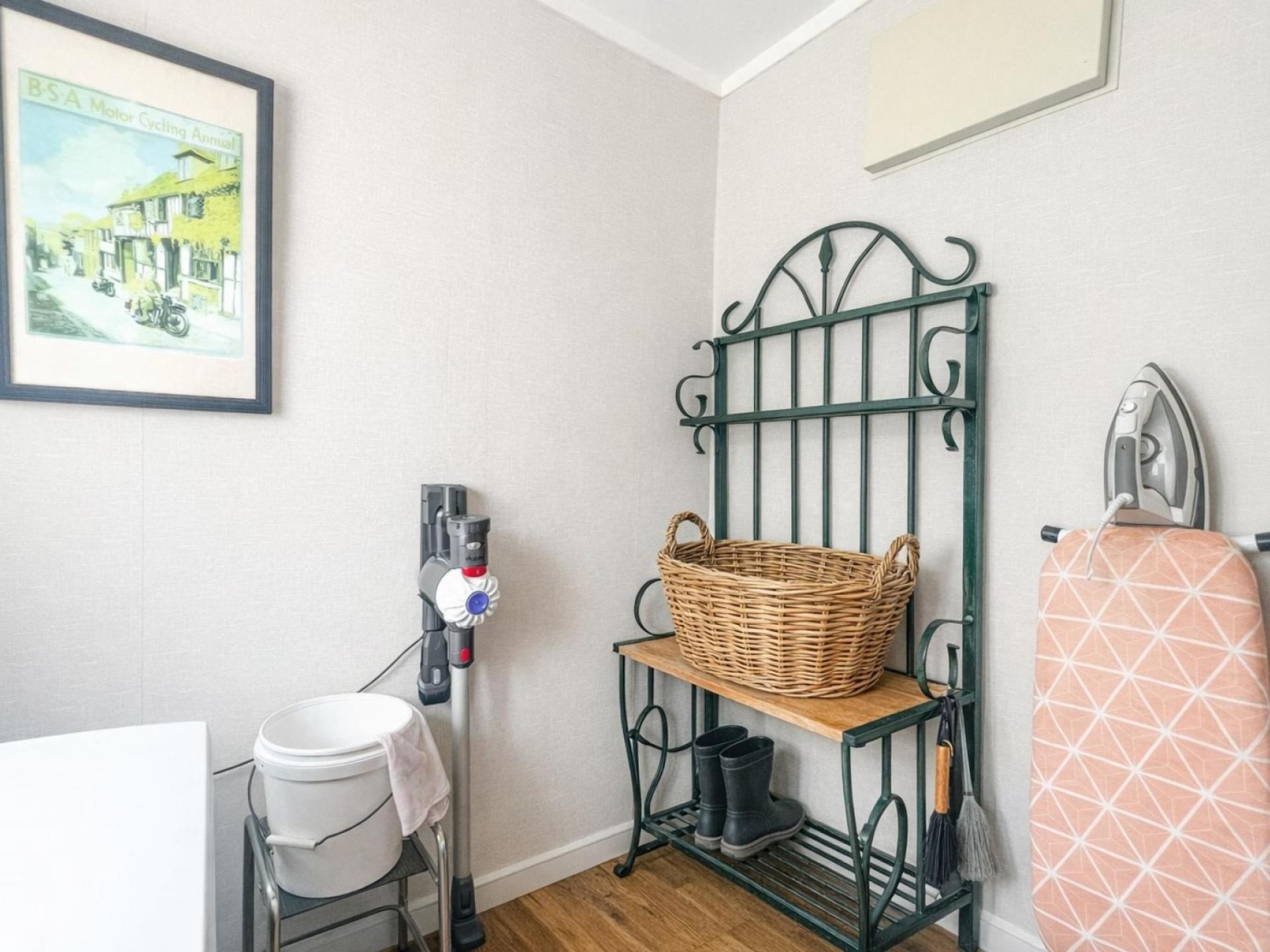 106 Regent Heights, Thames