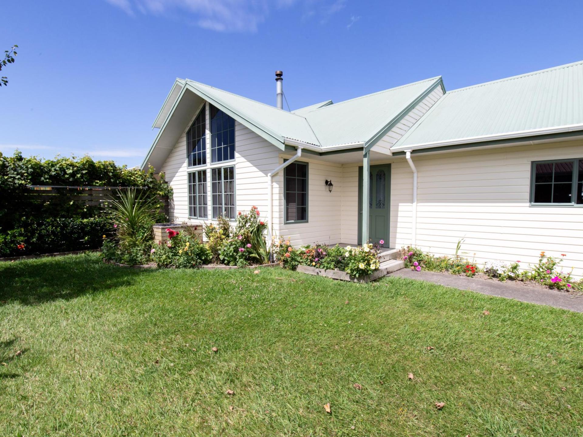 27 Raratuna Street, Turua