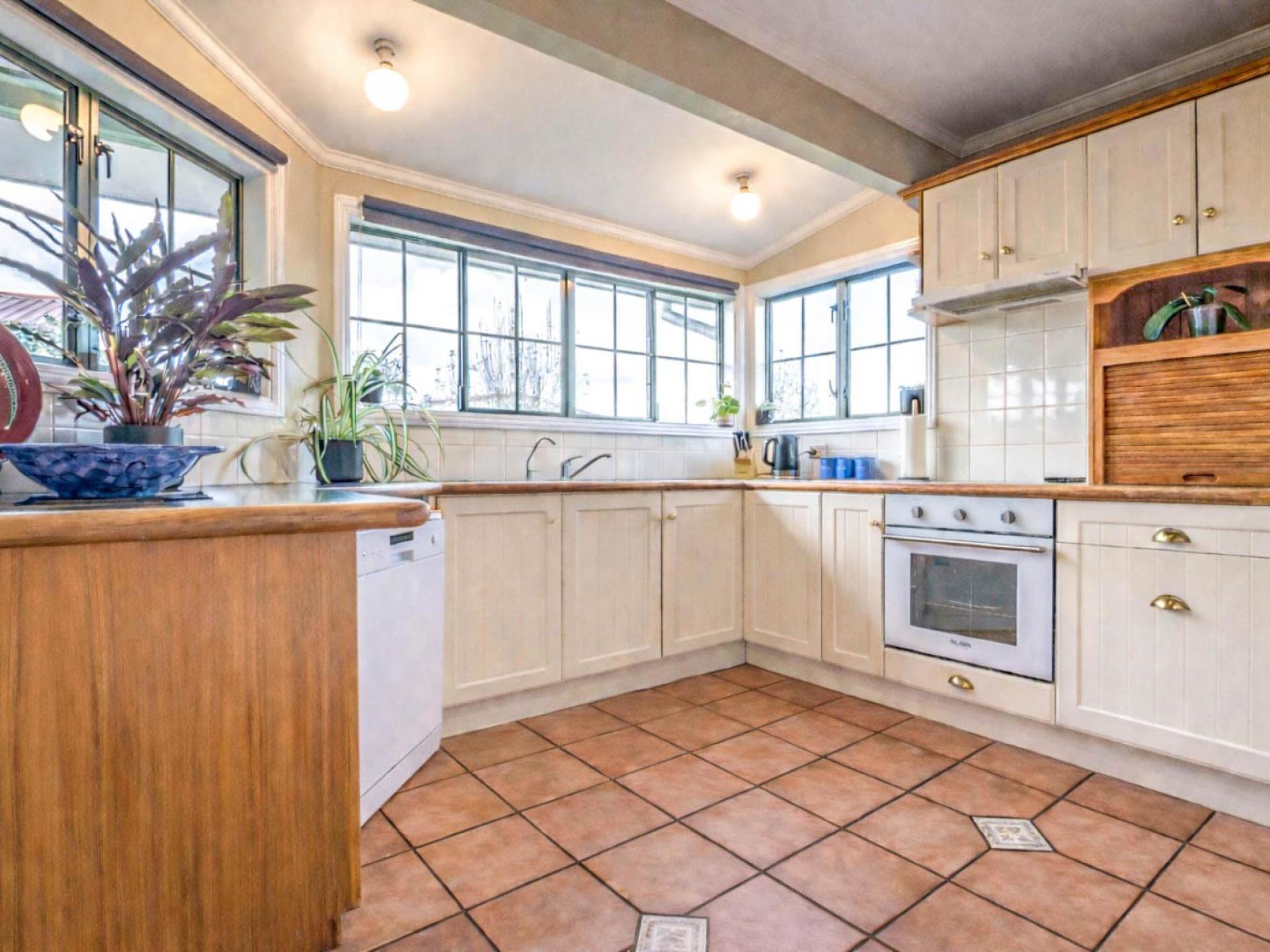 27 Raratuna Street, Turua