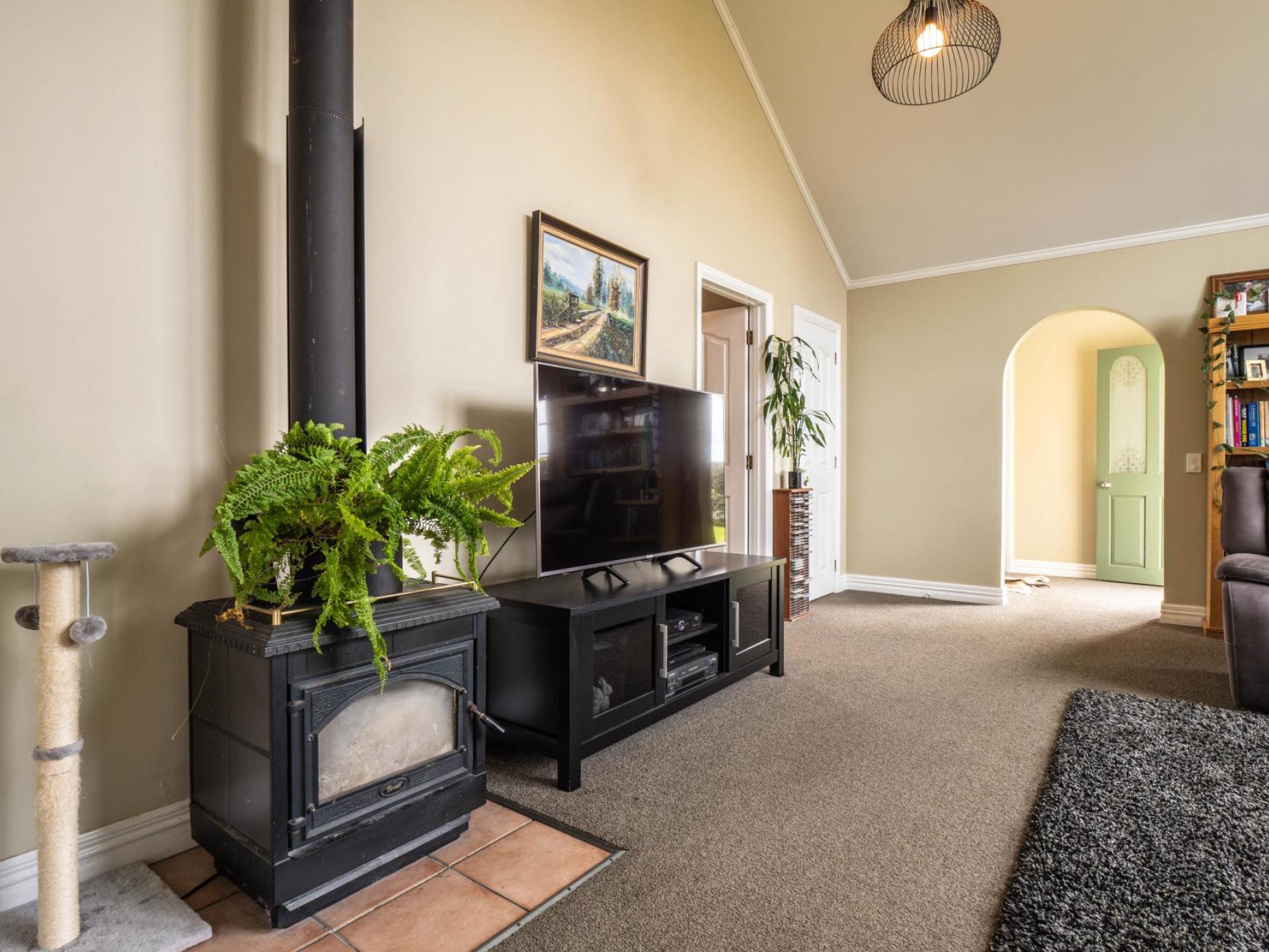 27 Raratuna Street, Turua