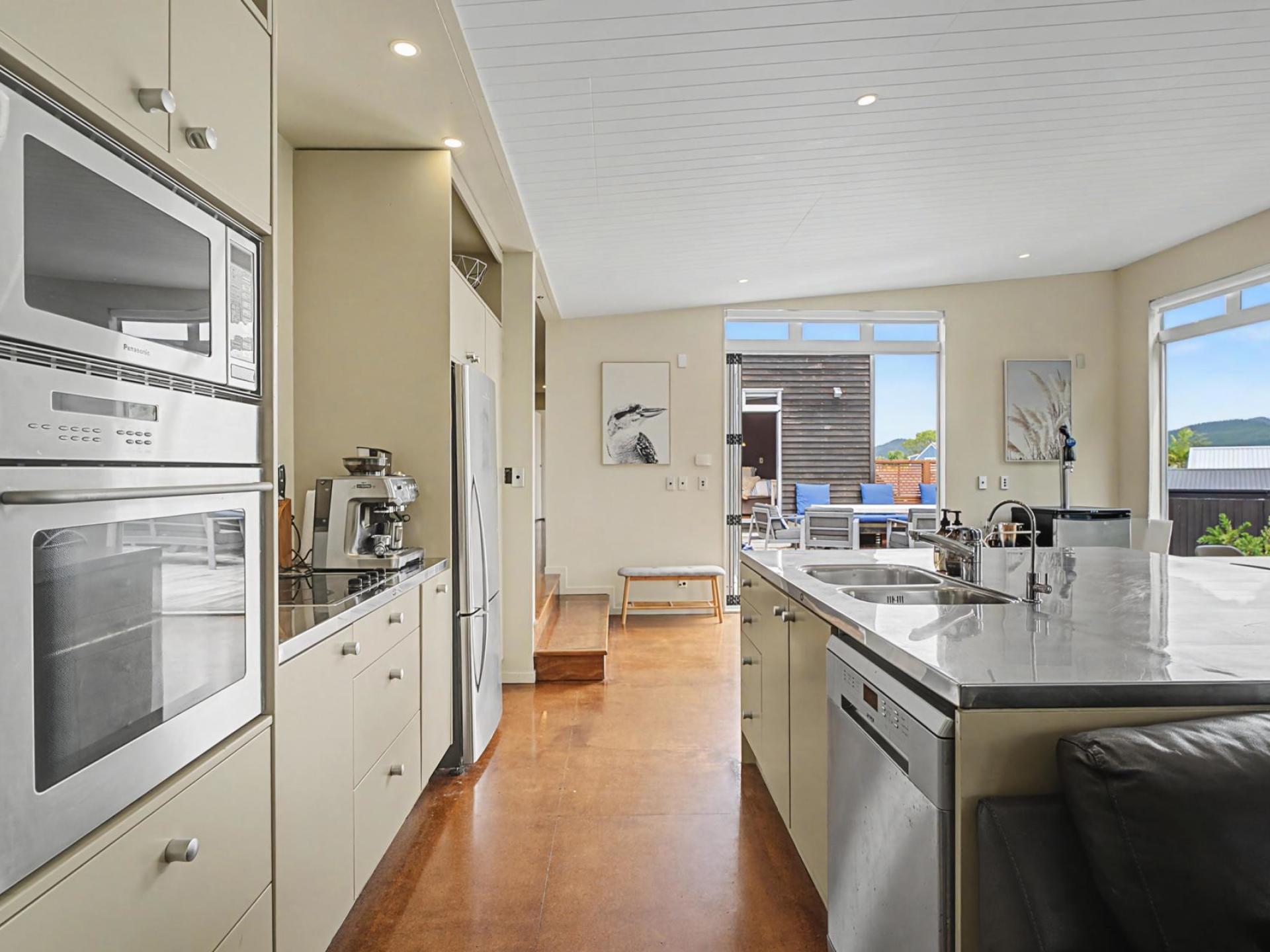 3 Ajax Head, Pauanui