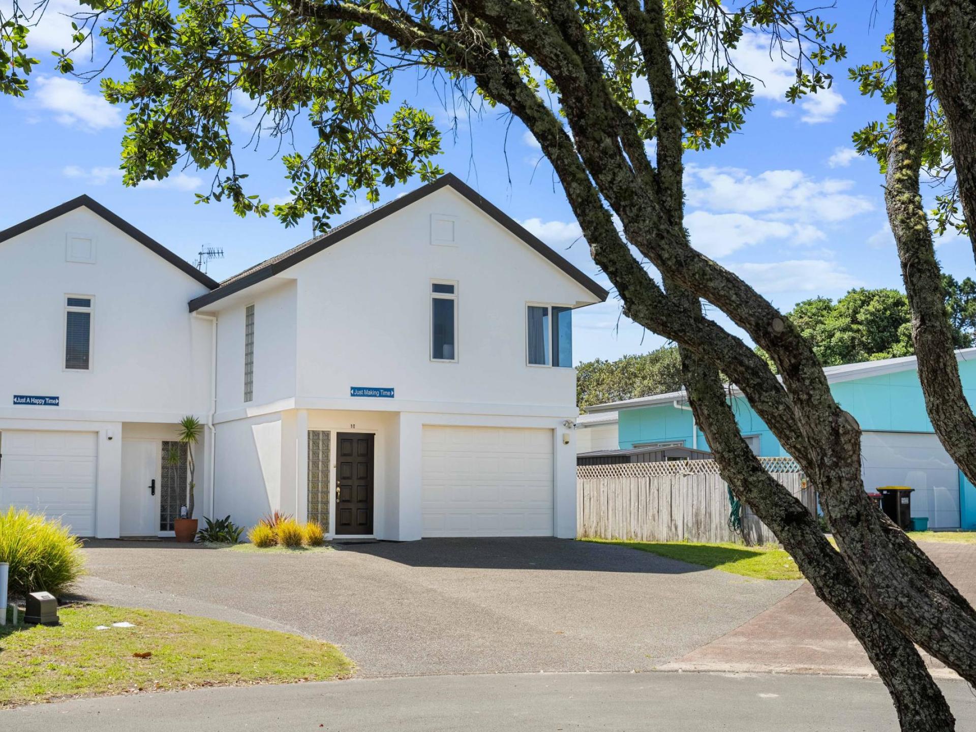 10 Justintime, Pauanui