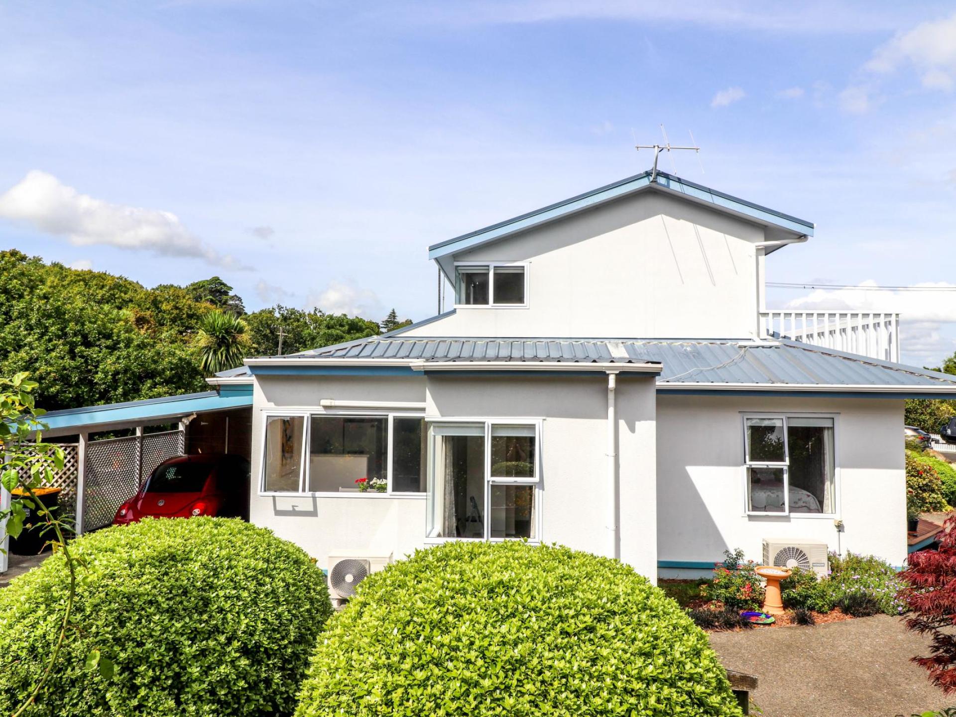 214 Augustus Street South, Thames