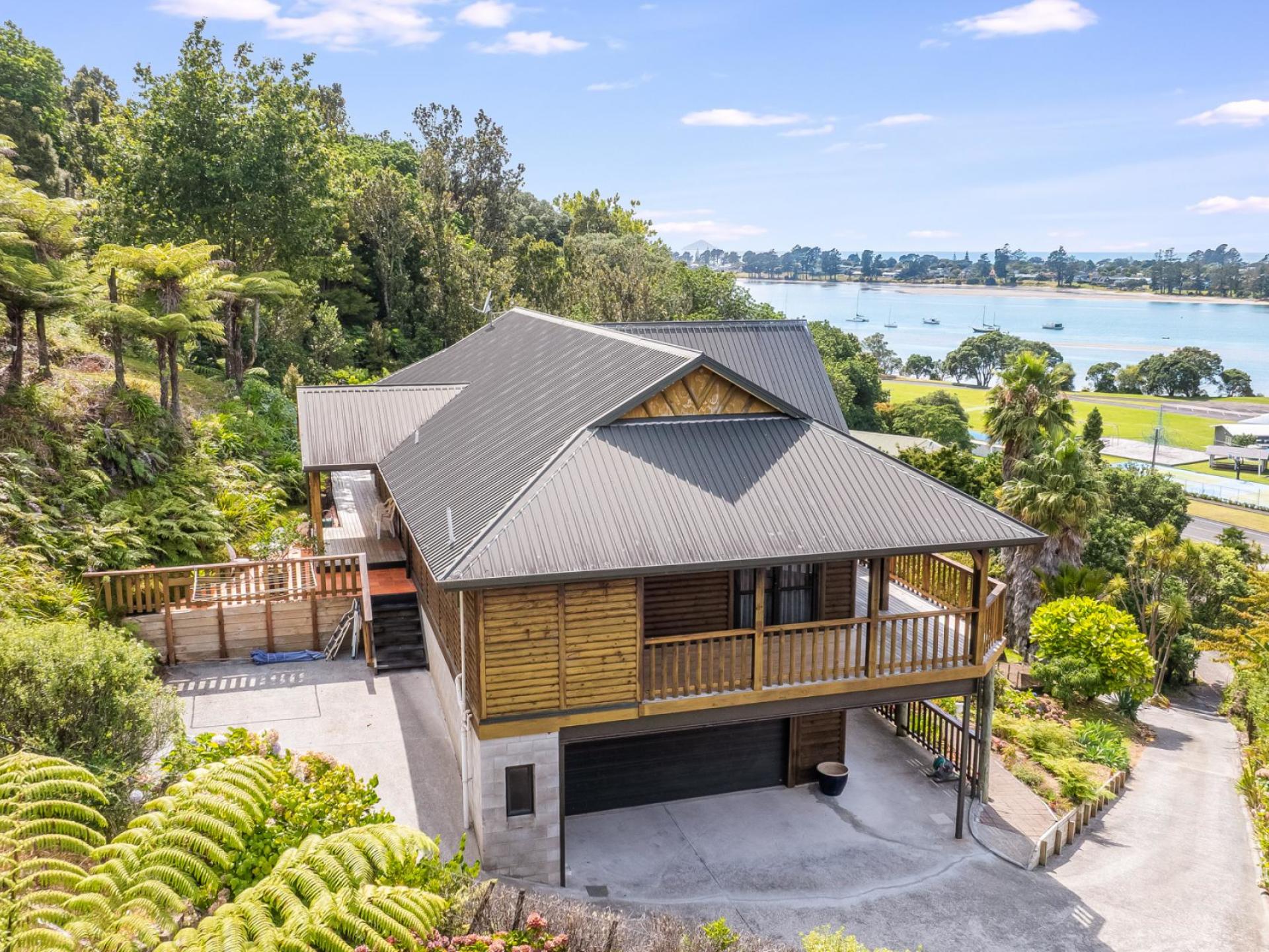 103 Main Road, Tairua