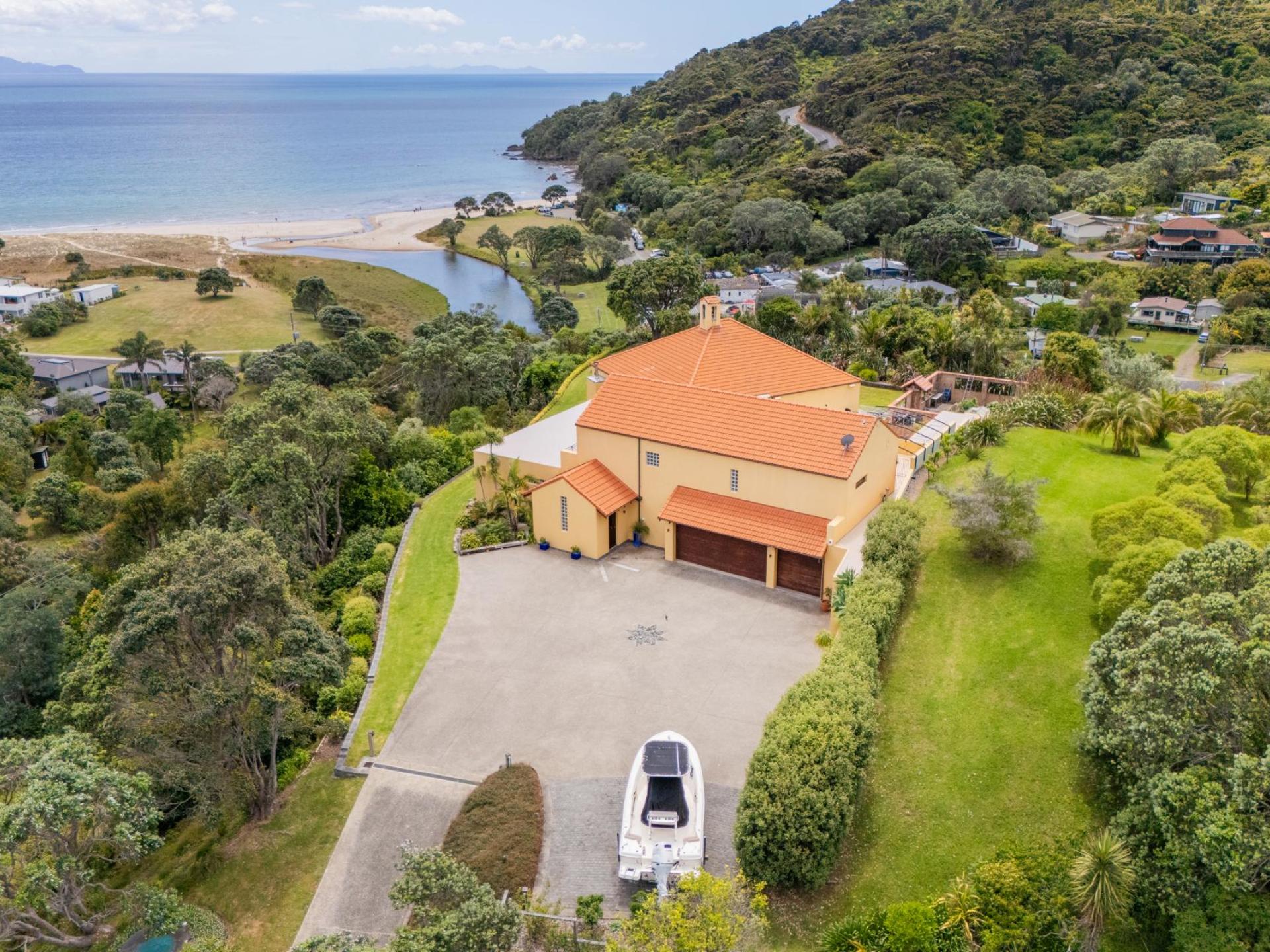 213 Sh25 Kuaotunu-Wharekaho Rd, Kuaotunu