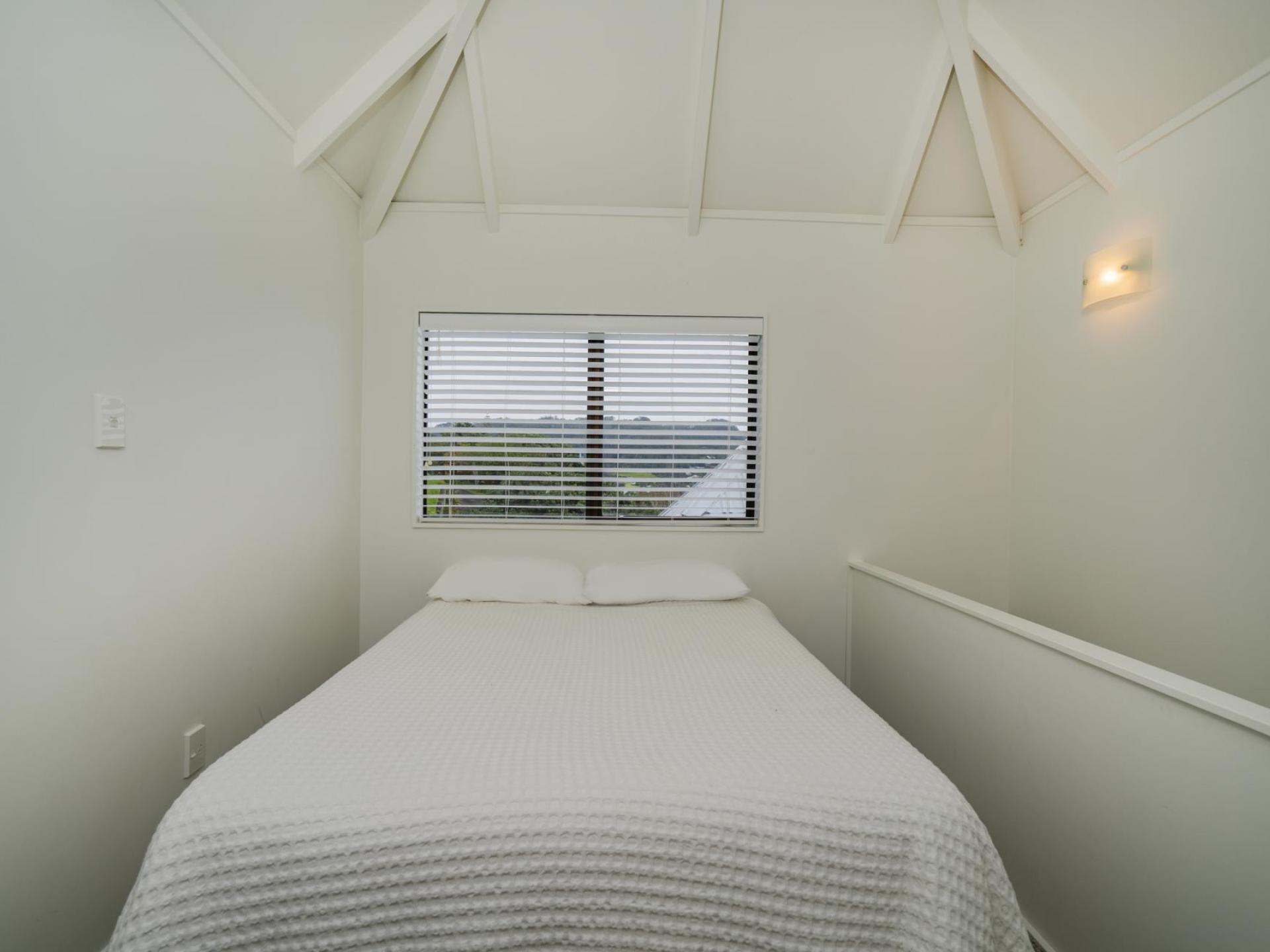 5 Florence Place, Hahei