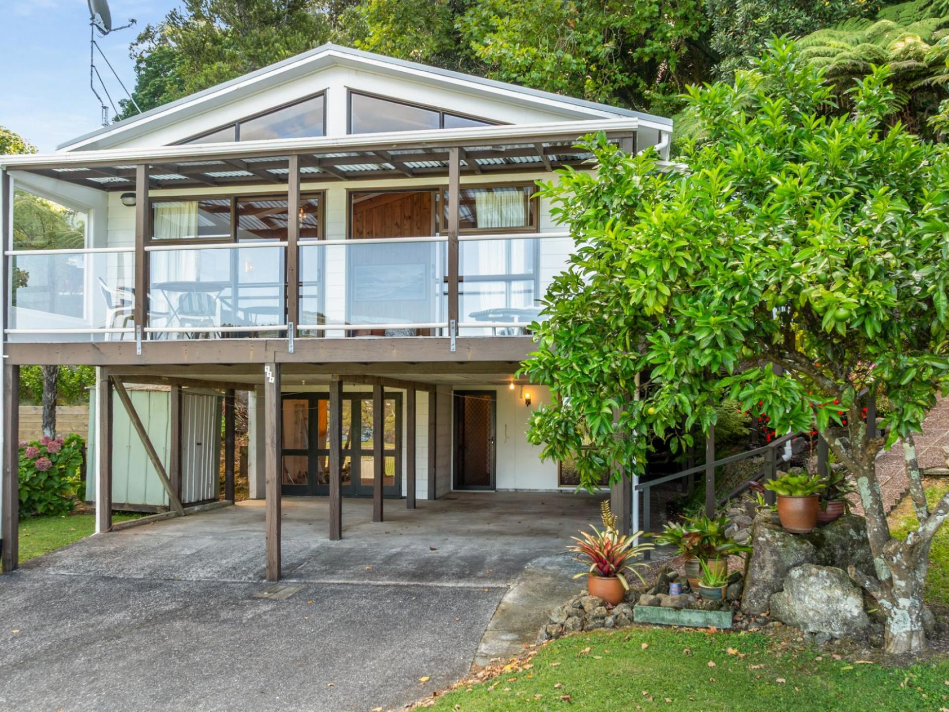 111 Main Road, Tairua