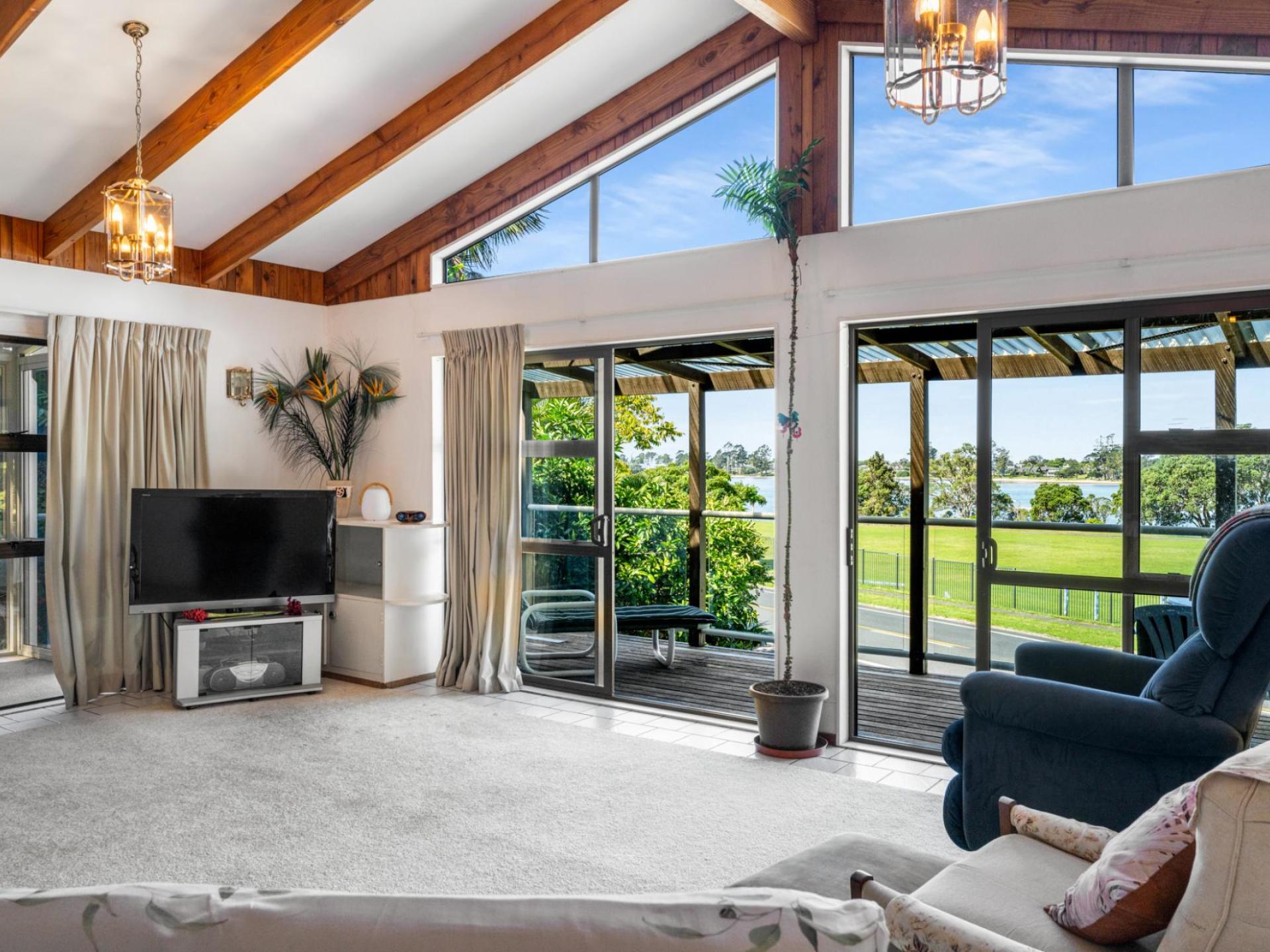 111 Main Road, Tairua