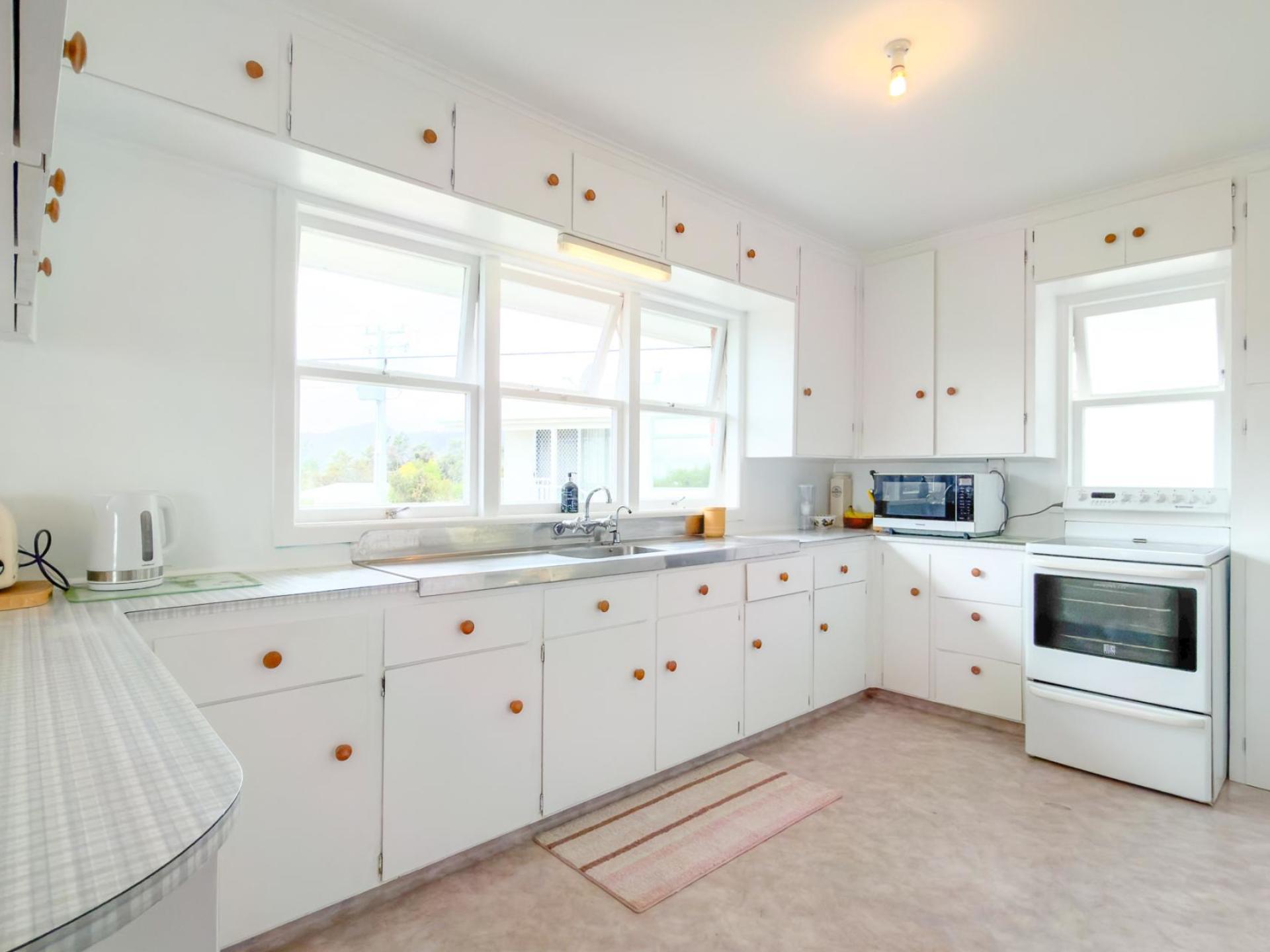 216 Tony Avenue, Thames