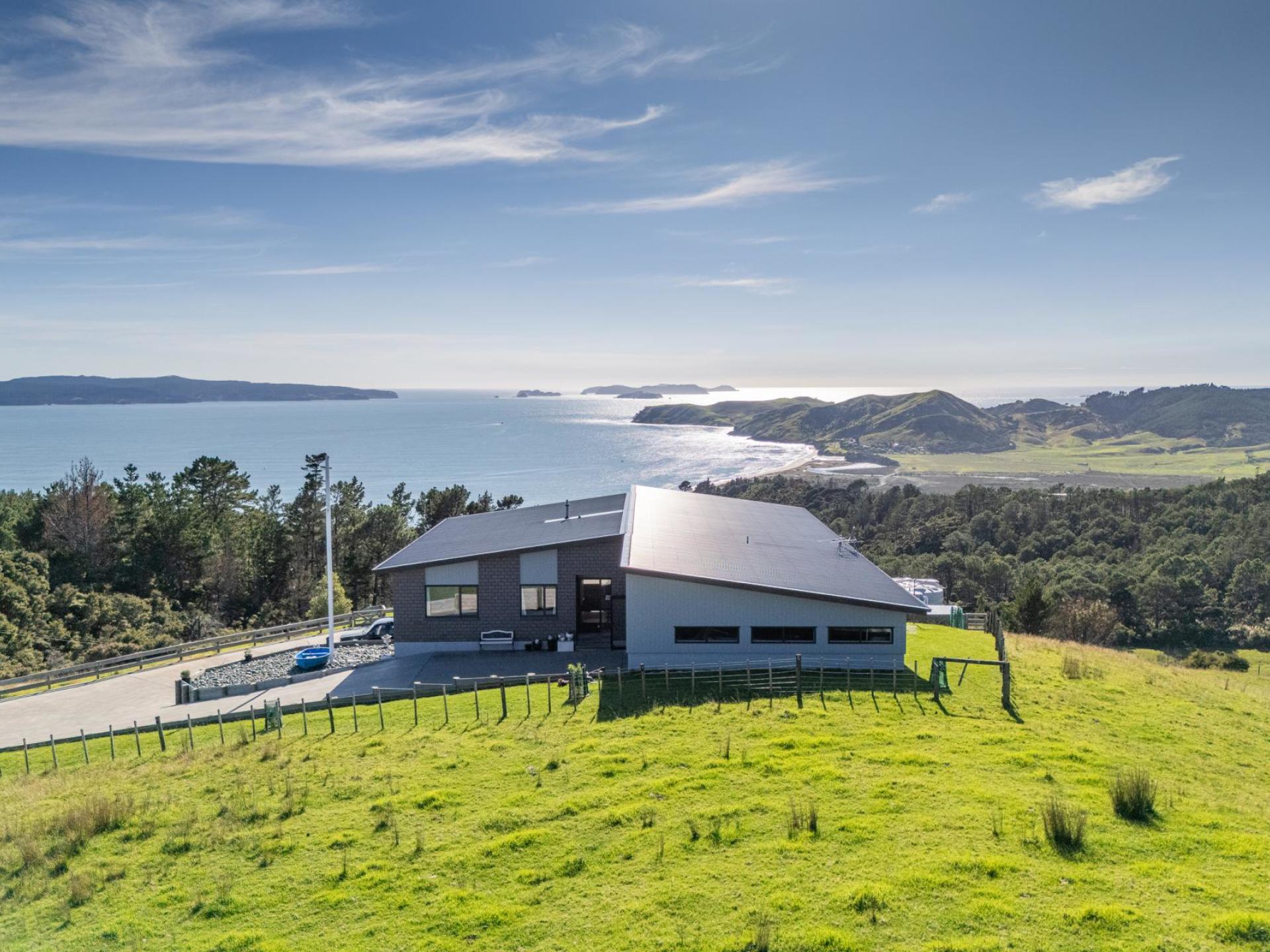 212 Black Jack Road, Kuaotunu