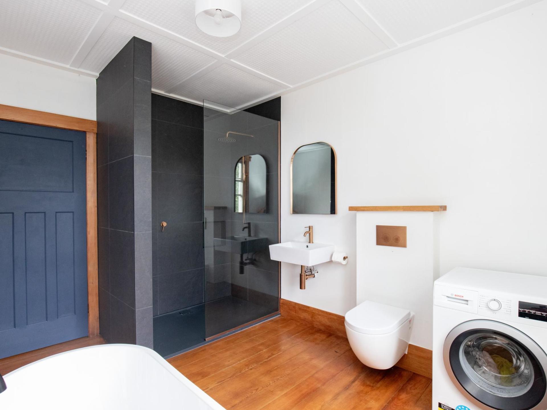 681 State Highway 25, Waitakaruru