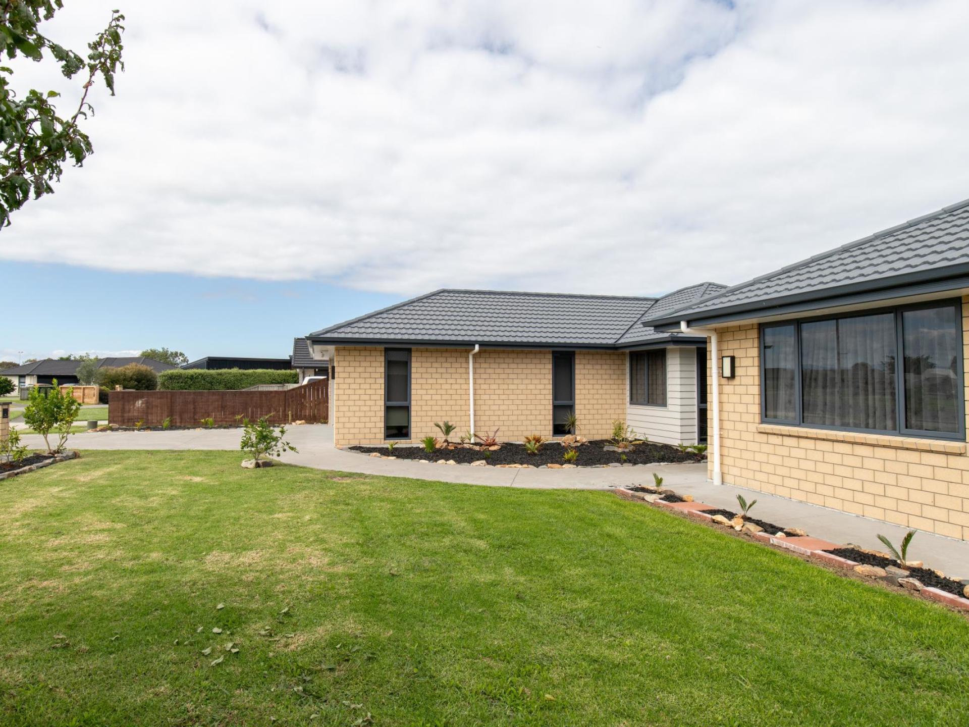 27 Costello Drive, Ngatea