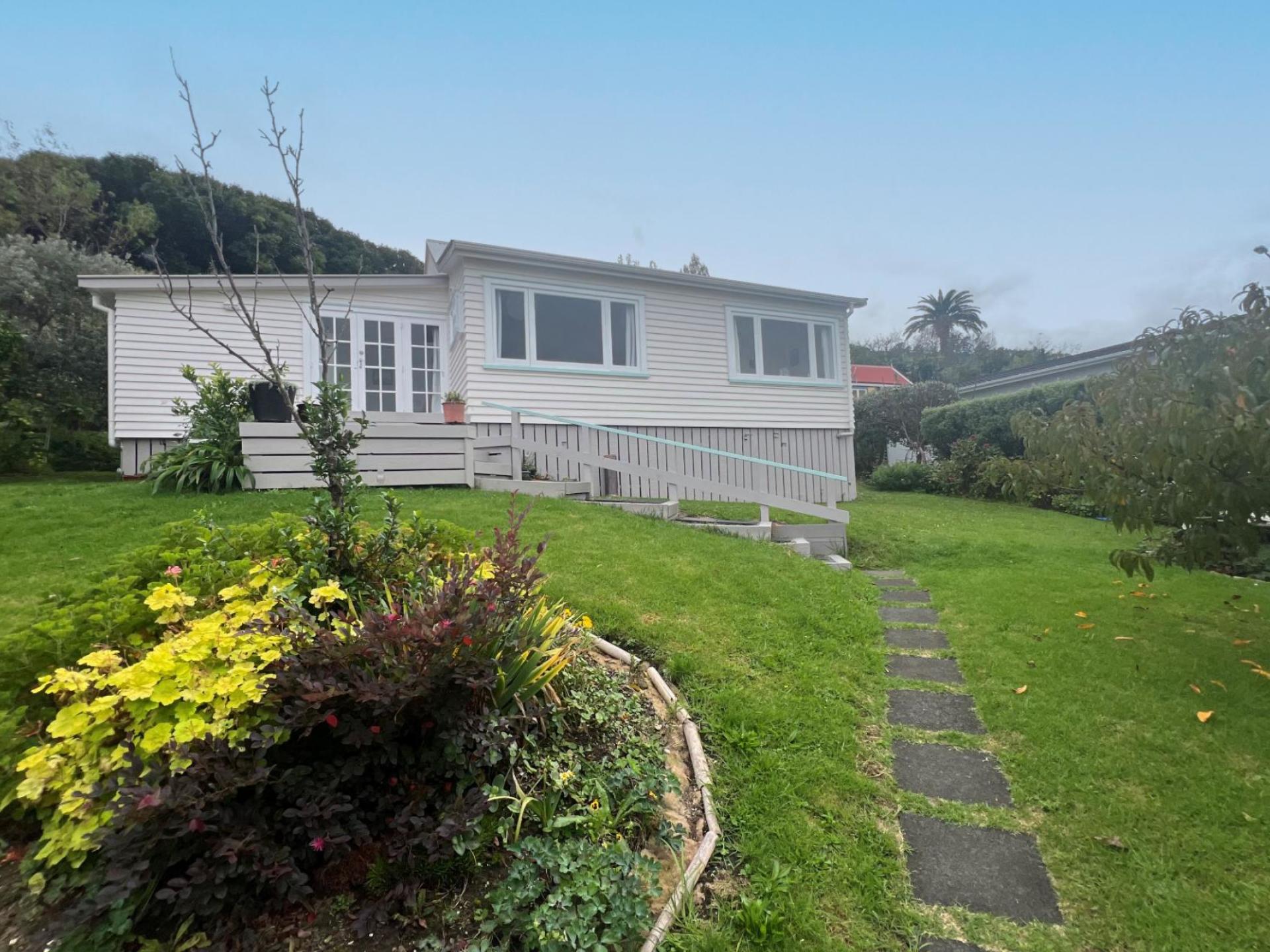 100 Vanguard Street, Thames