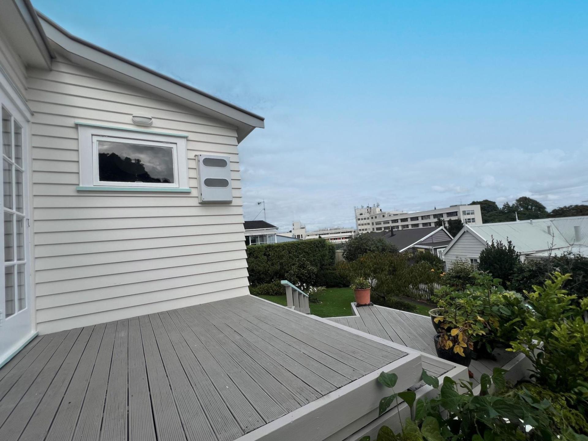 100 Vanguard Street, Thames