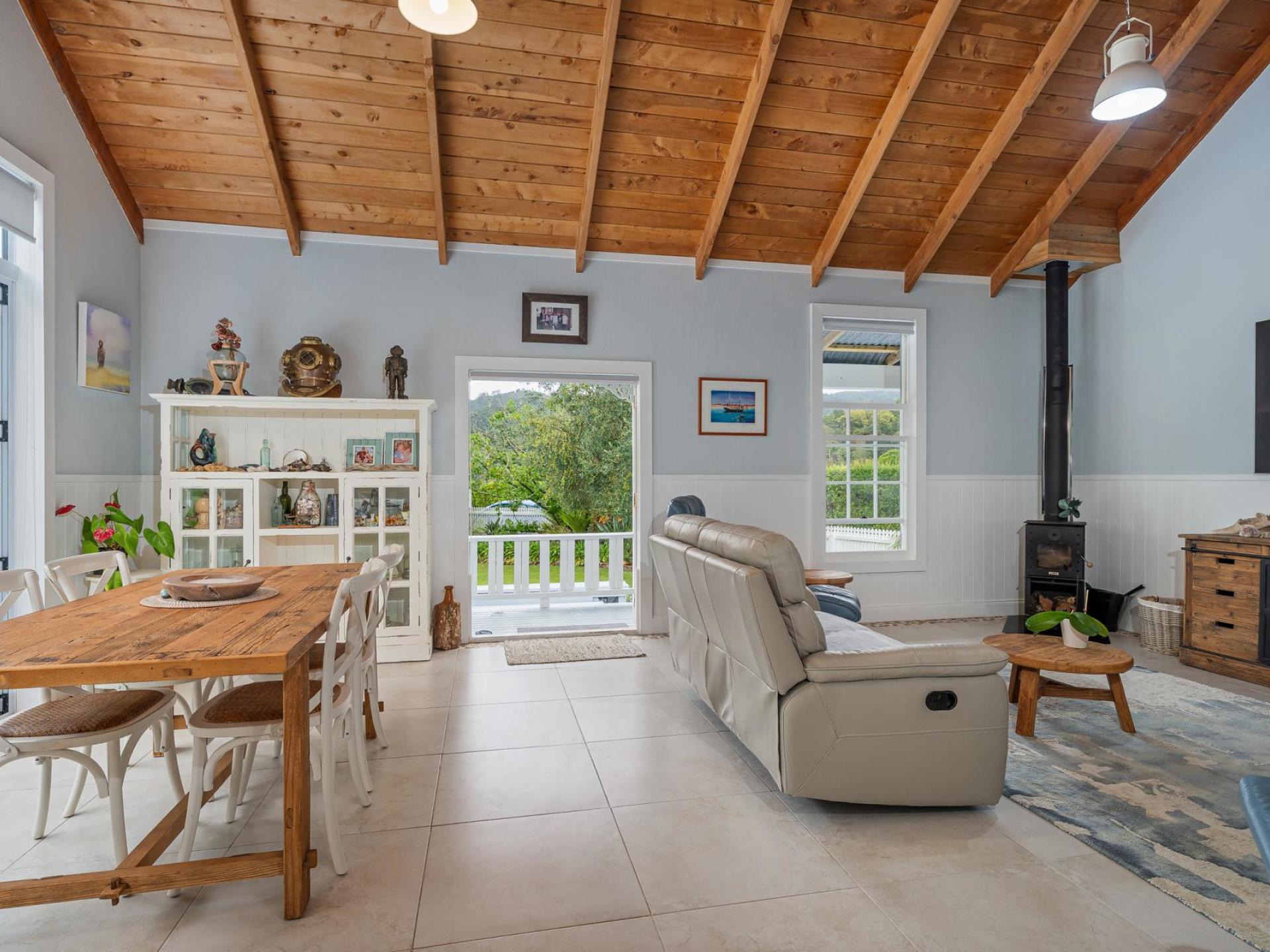 17 Cemetery Road, Kuaotunu