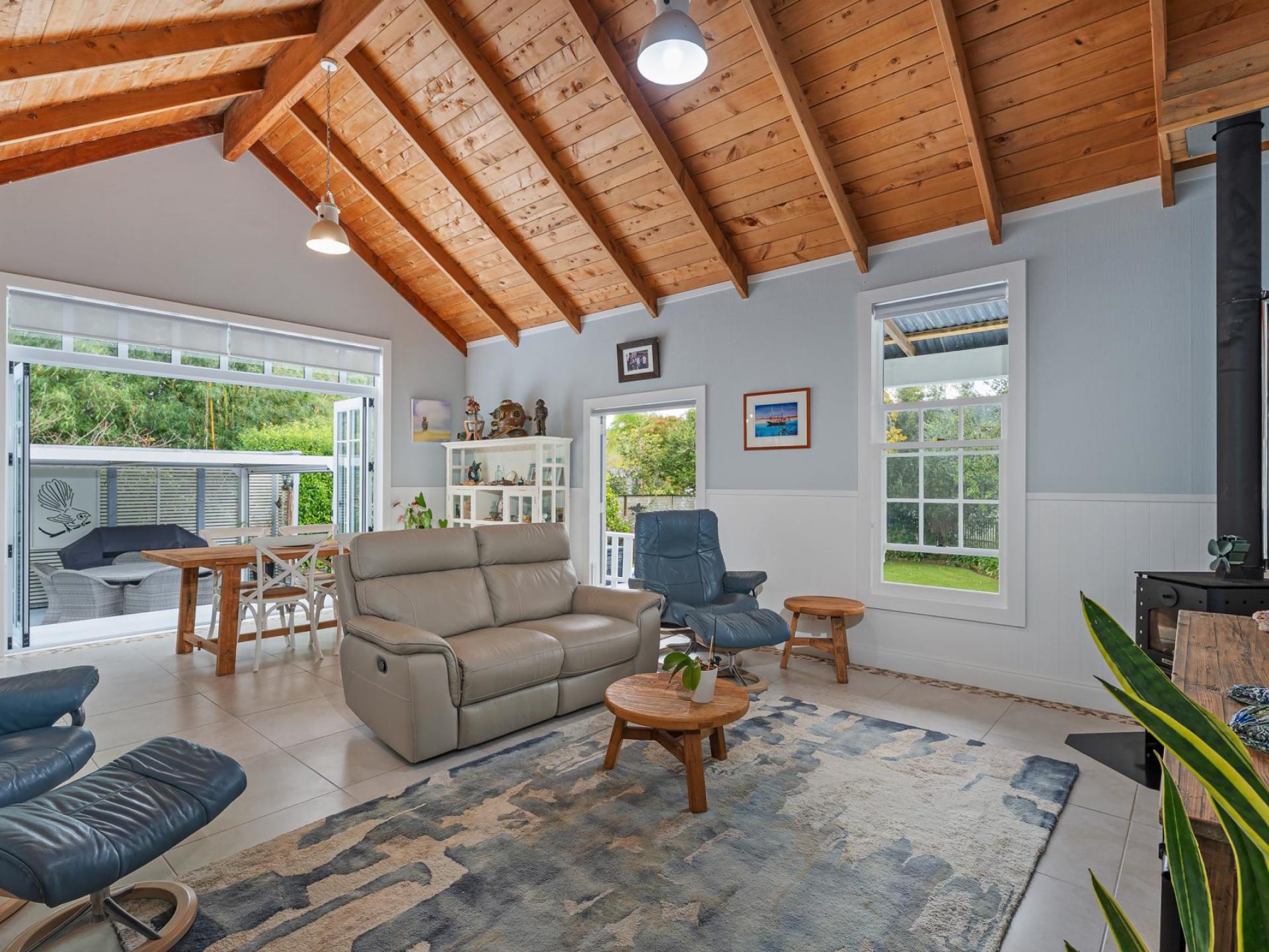 17 Cemetery Road, Kuaotunu