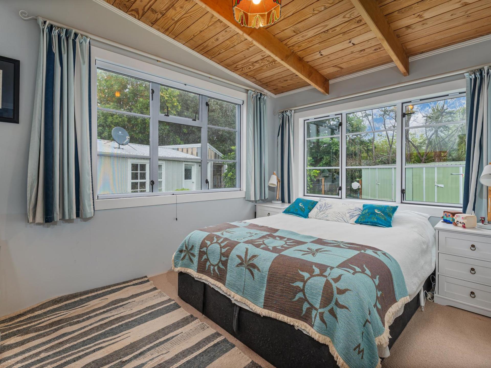 17 Cemetery Road, Kuaotunu