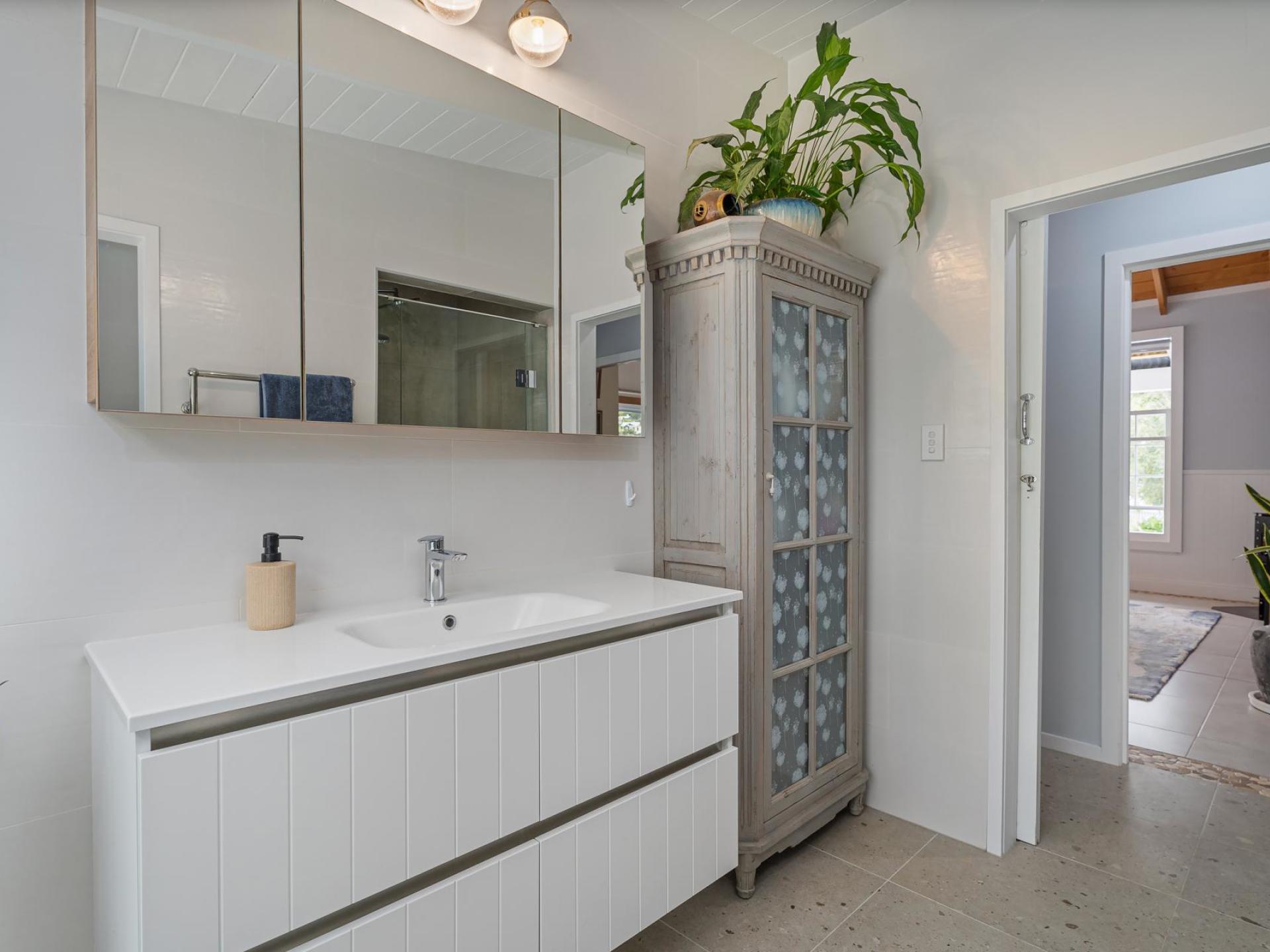 17 Cemetery Road, Kuaotunu