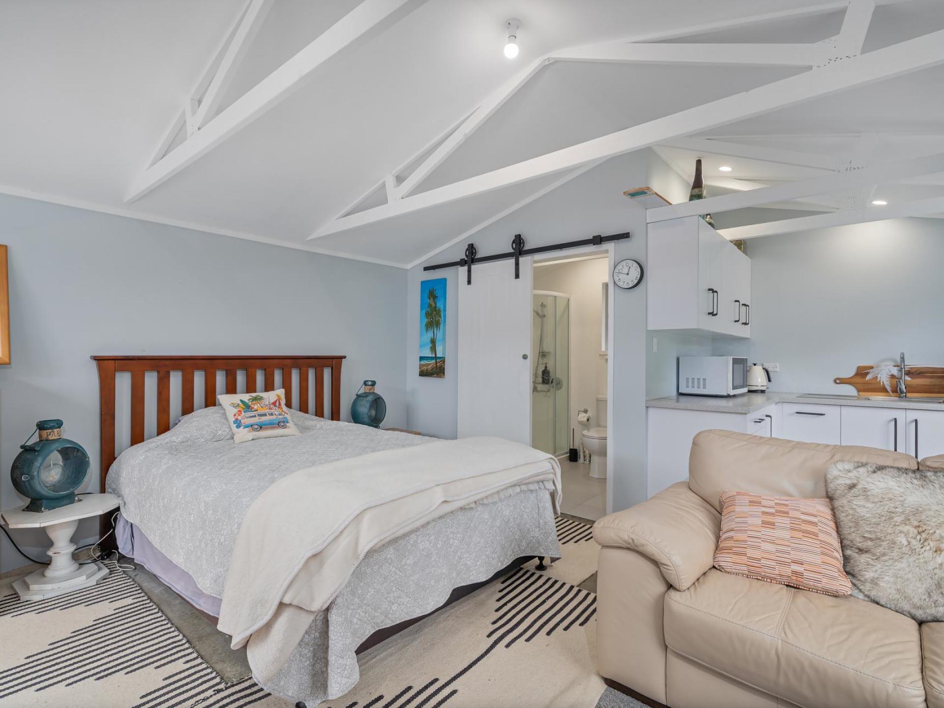 17 Cemetery Road, Kuaotunu