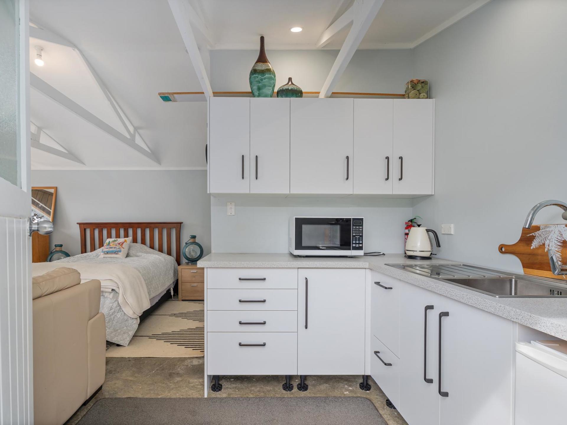 17 Cemetery Road, Kuaotunu