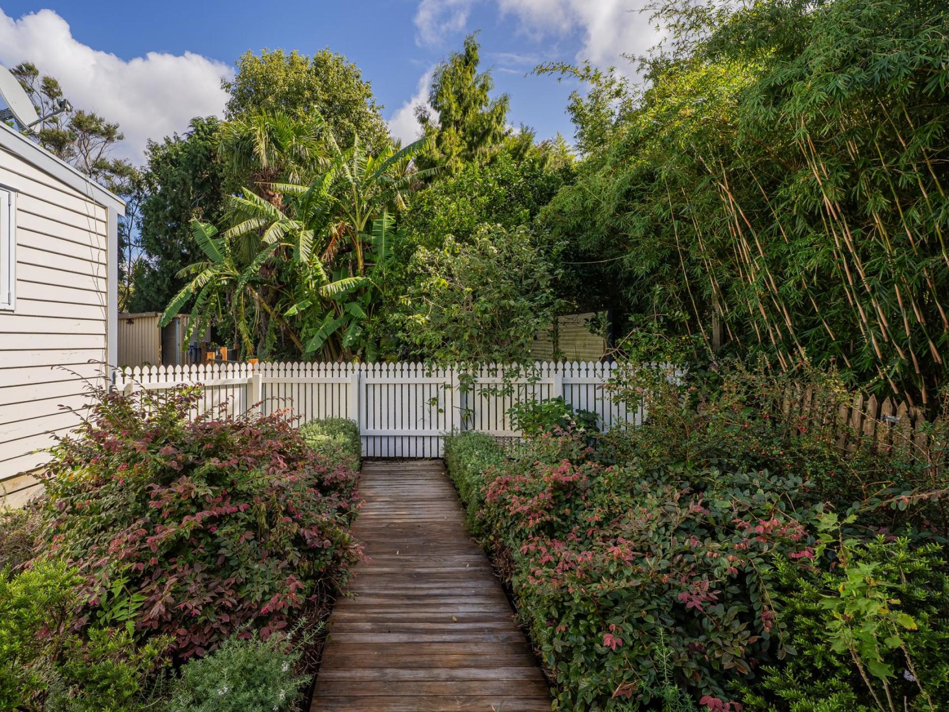 17 Cemetery Road, Kuaotunu