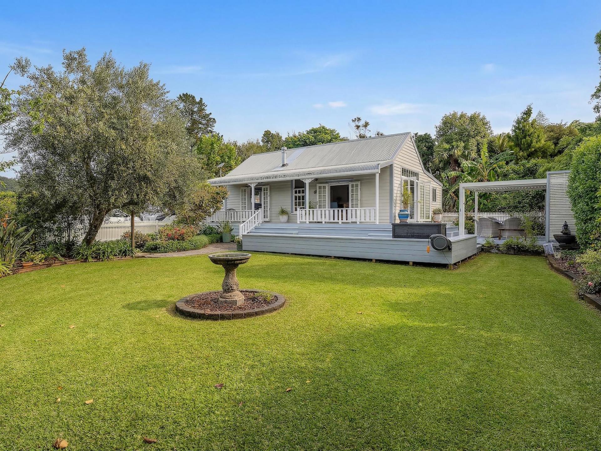 17 Cemetery Road, Kuaotunu