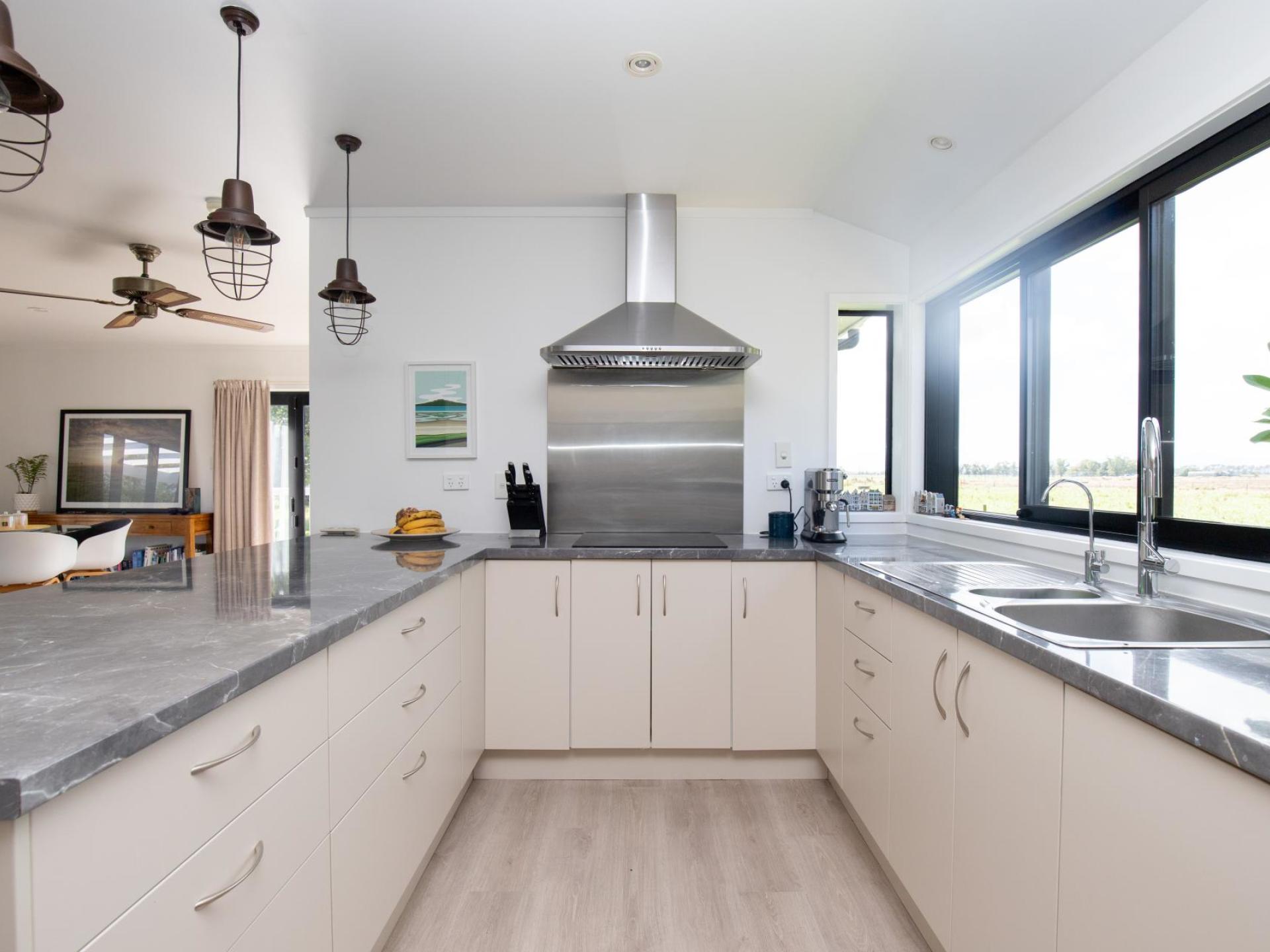 230 Central Road North, Waitakaruru