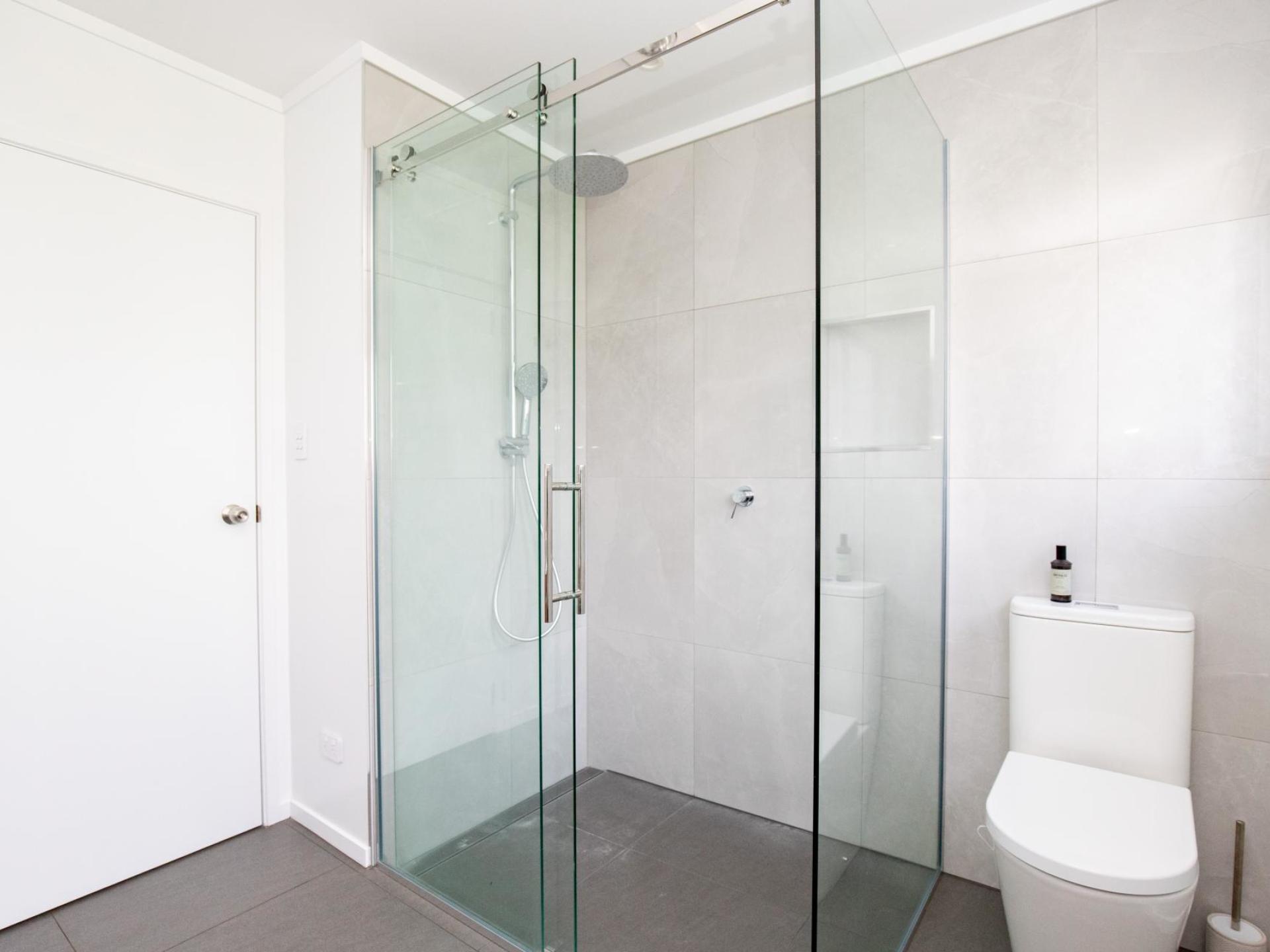 230 Central Road North, Waitakaruru