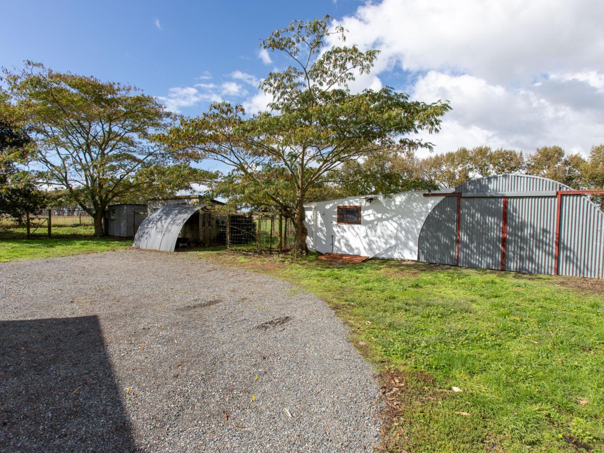 230 Central Road North, Waitakaruru