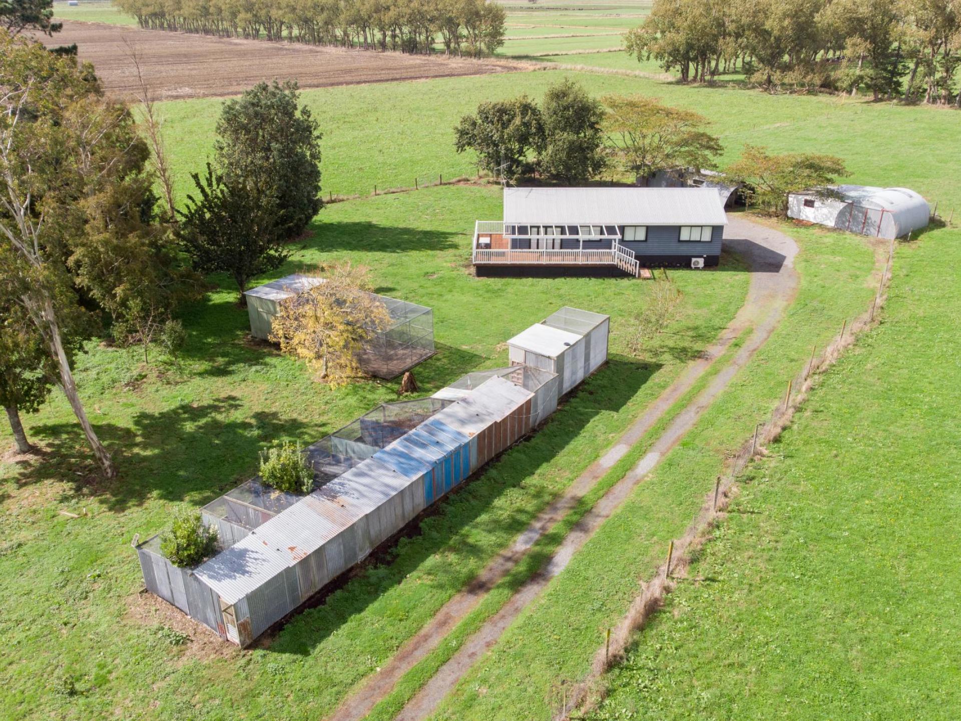 230 Central Road North, Waitakaruru