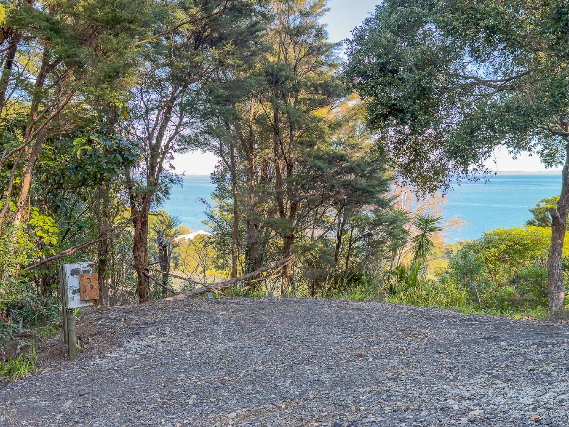 39 Otuturu Crescent, Thames