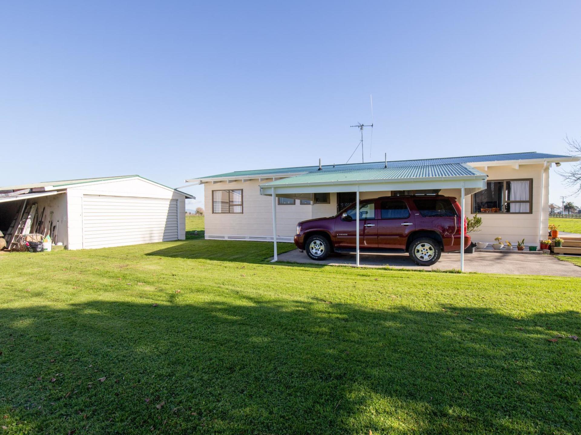 2080 State Highway 25, Orongo